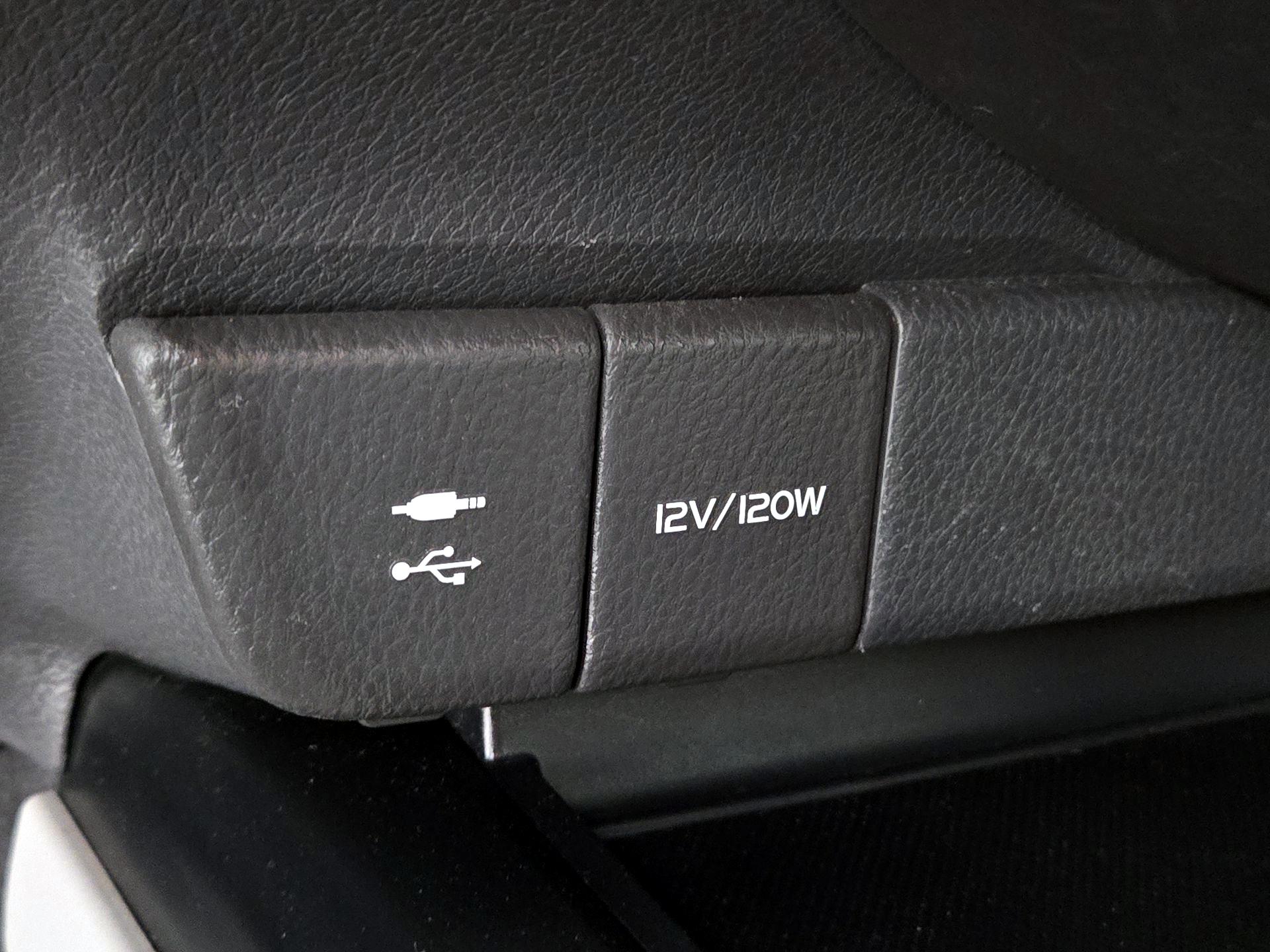 Thumbnail: 2019 Toyota Camry - 18