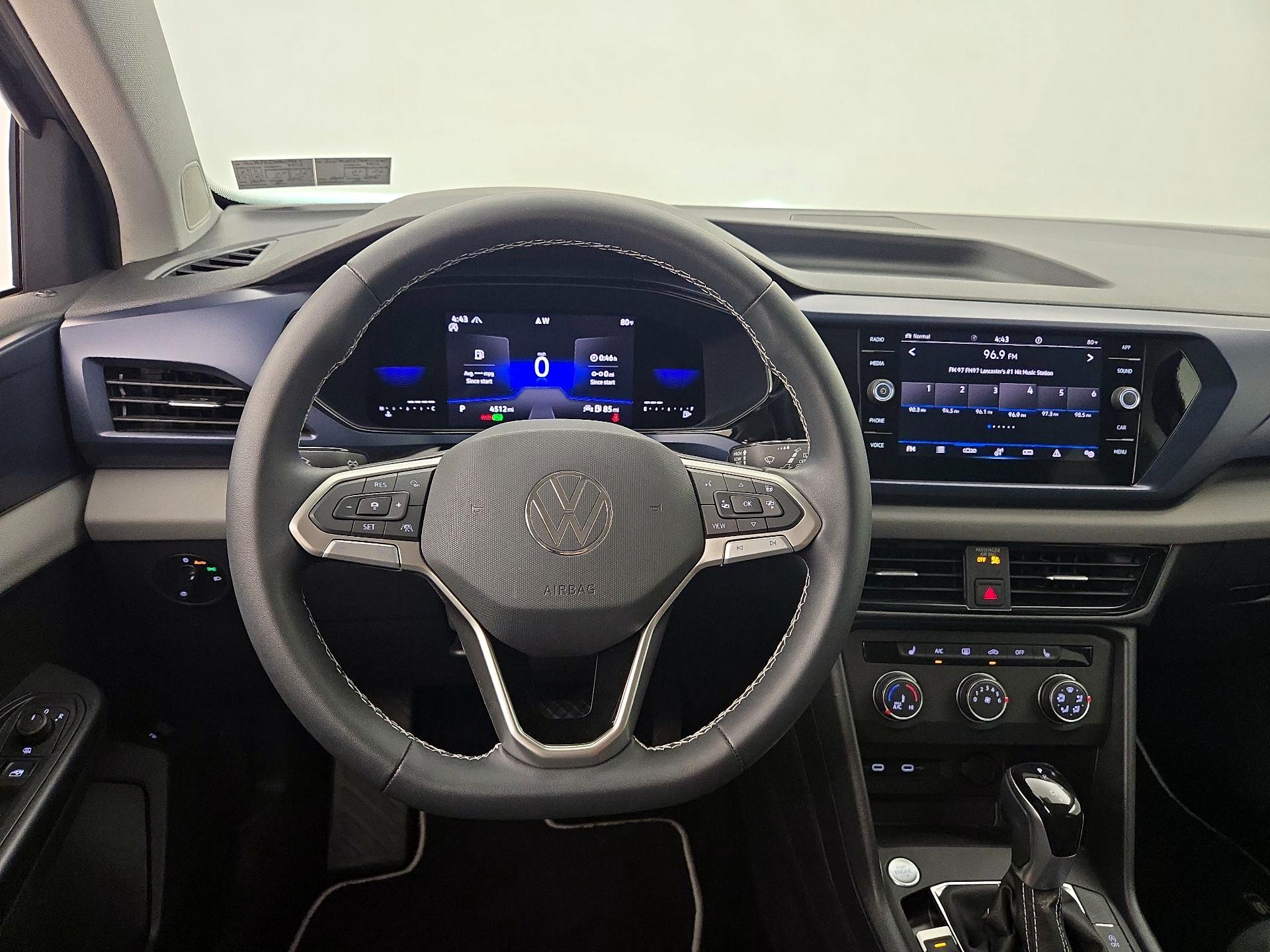 Thumbnail: 2022 Volkswagen Taos - 10