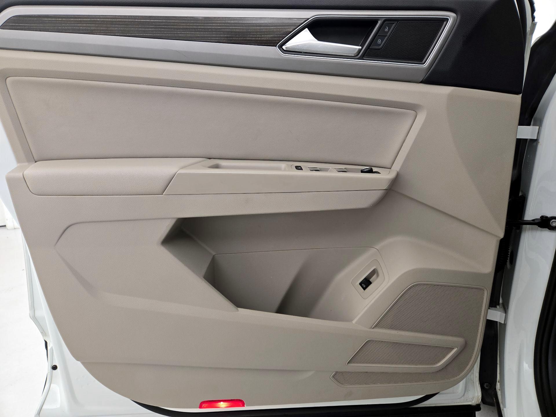 Thumbnail: 2019 Volkswagen Atlas - 12