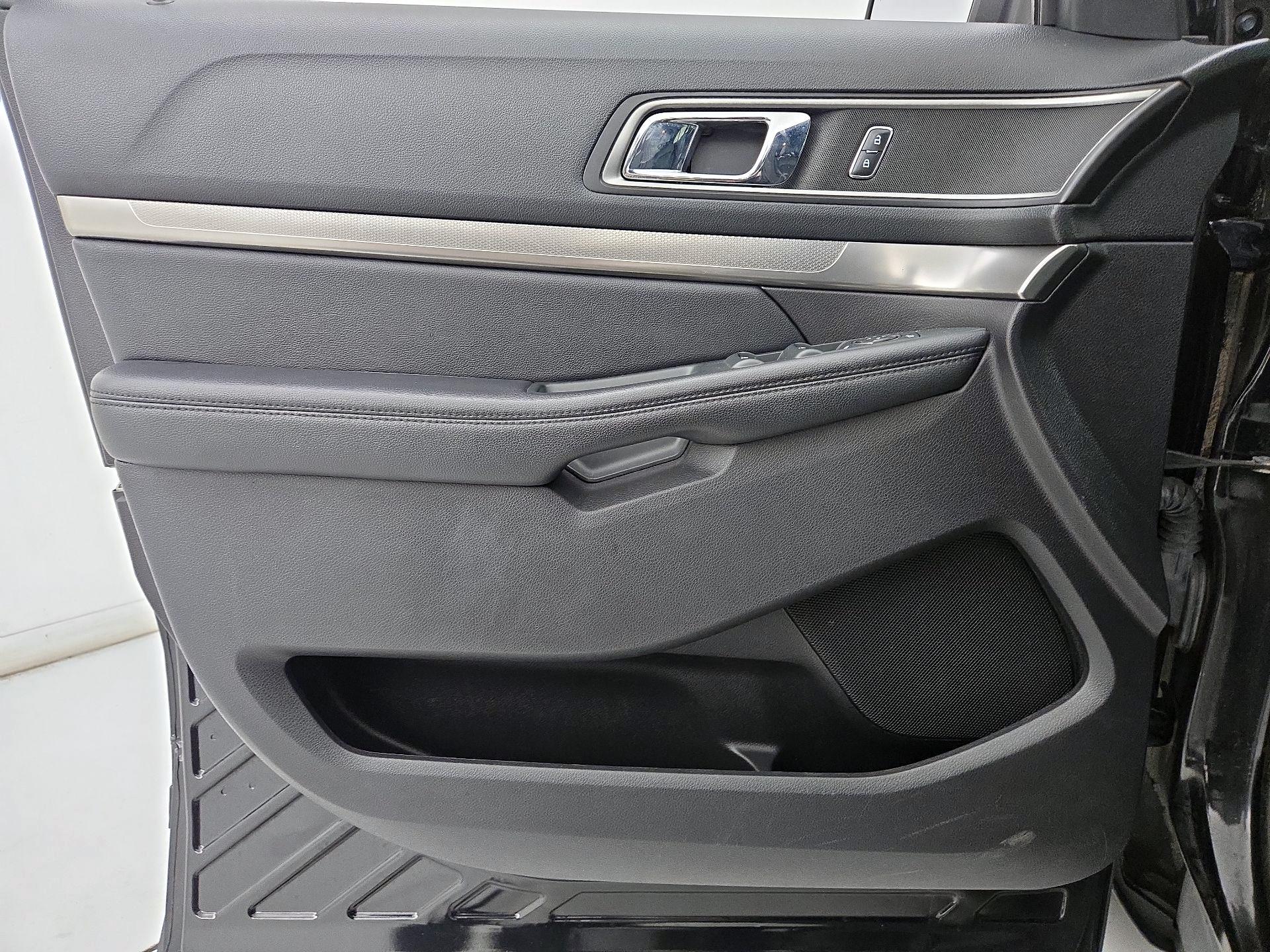 Thumbnail: 2019 Ford Explorer - 12