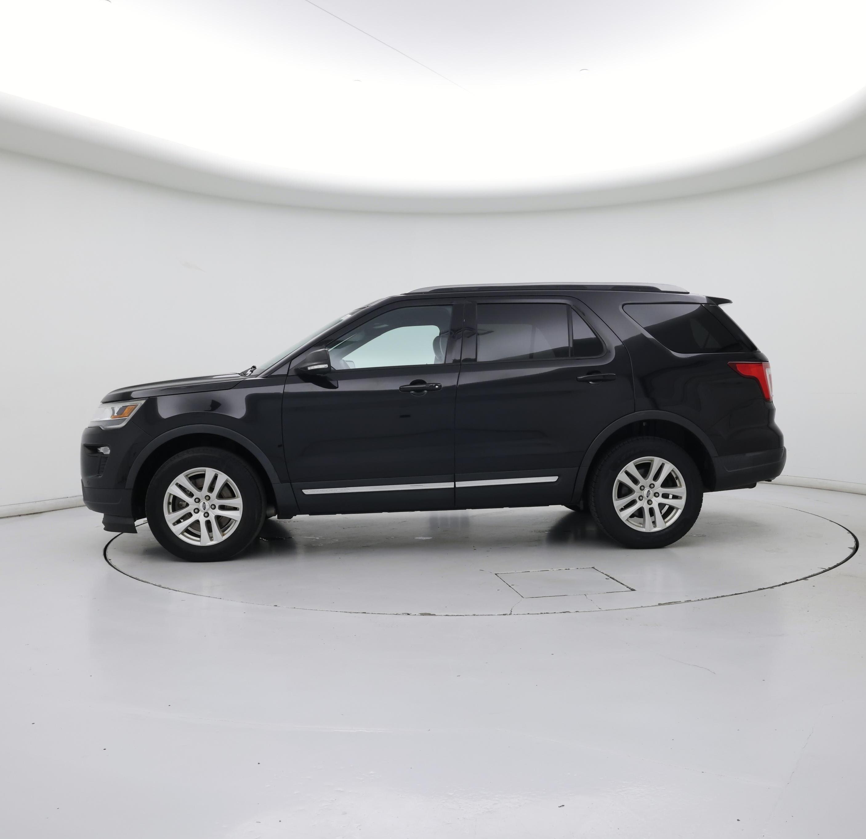 Thumbnail: 2019 Ford Explorer - 3