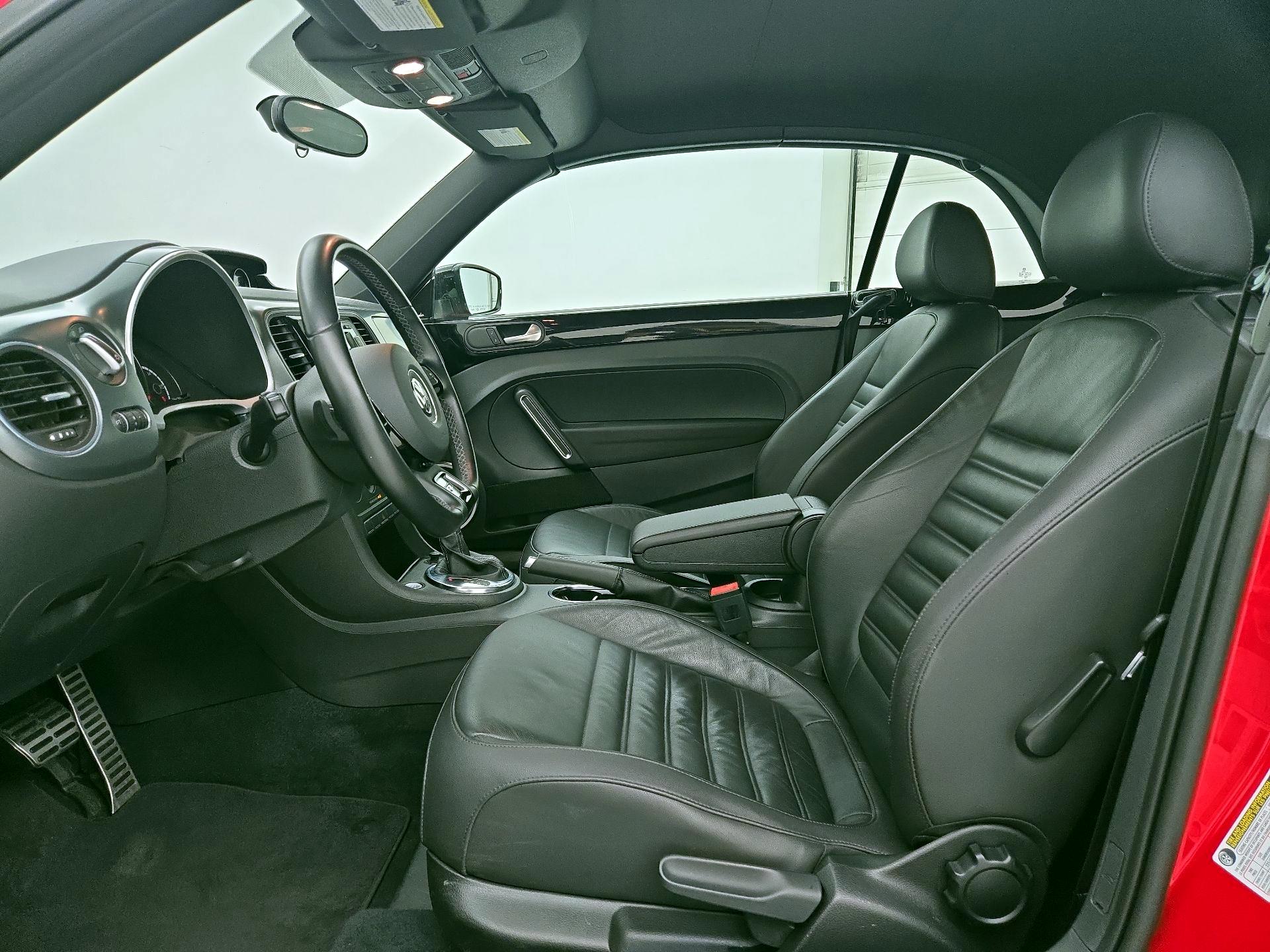 Thumbnail: 2014 Volkswagen Beetle - 11