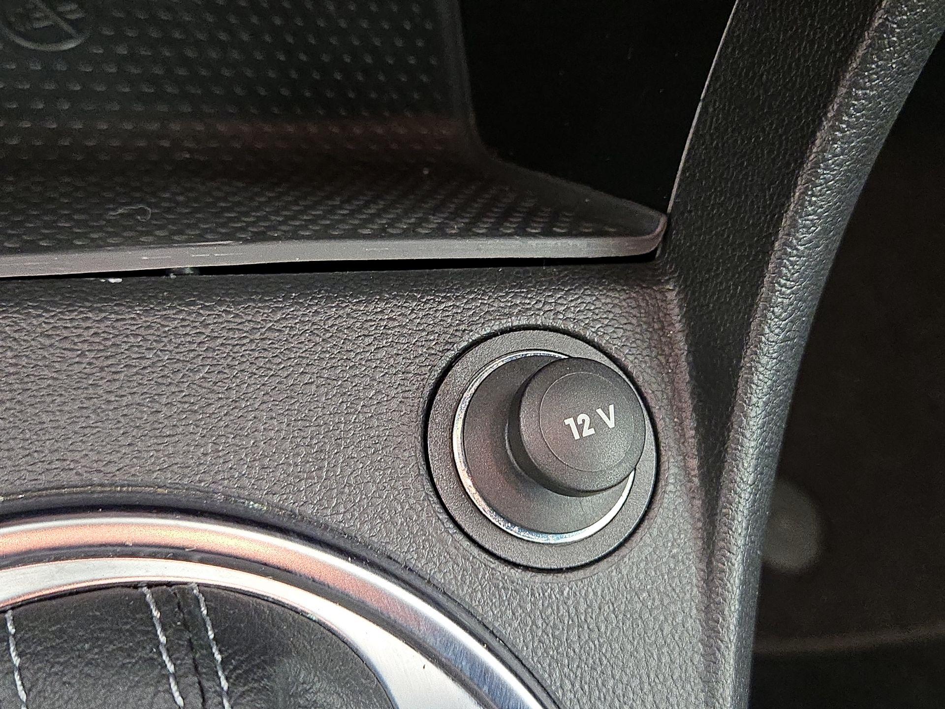 Thumbnail: 2014 Volkswagen Beetle - 18