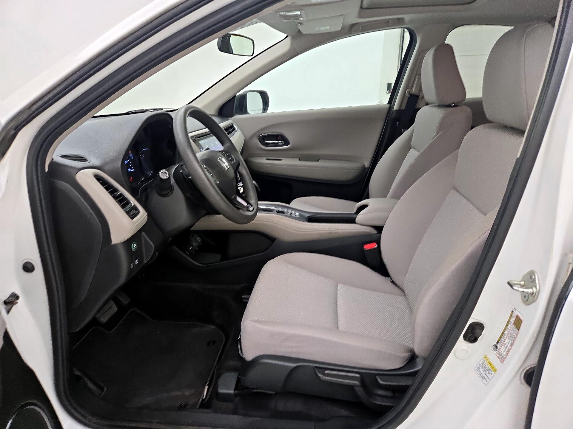 Thumbnail: 2016 Honda HR-V - 11