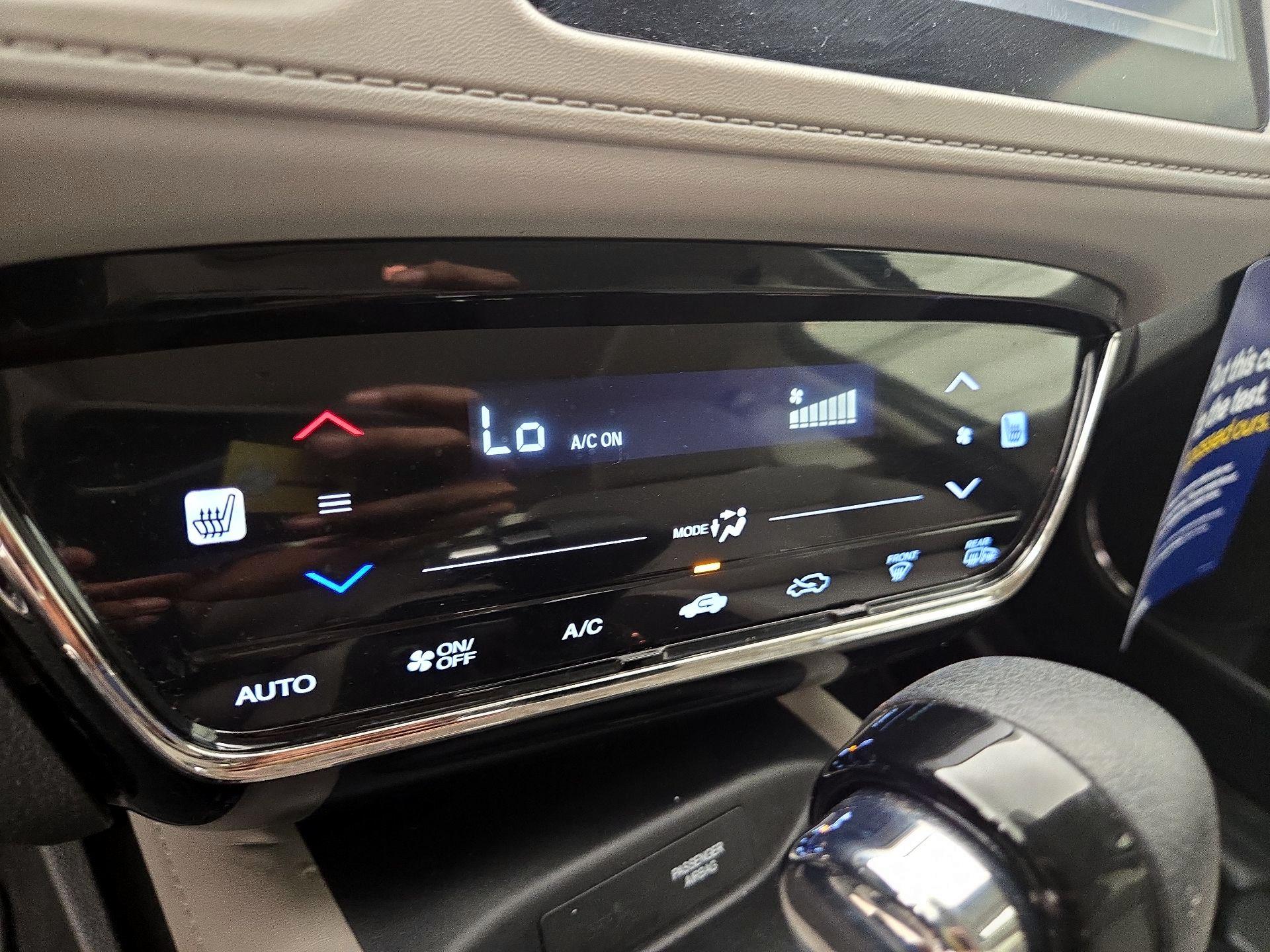 Thumbnail: 2016 Honda HR-V - 16