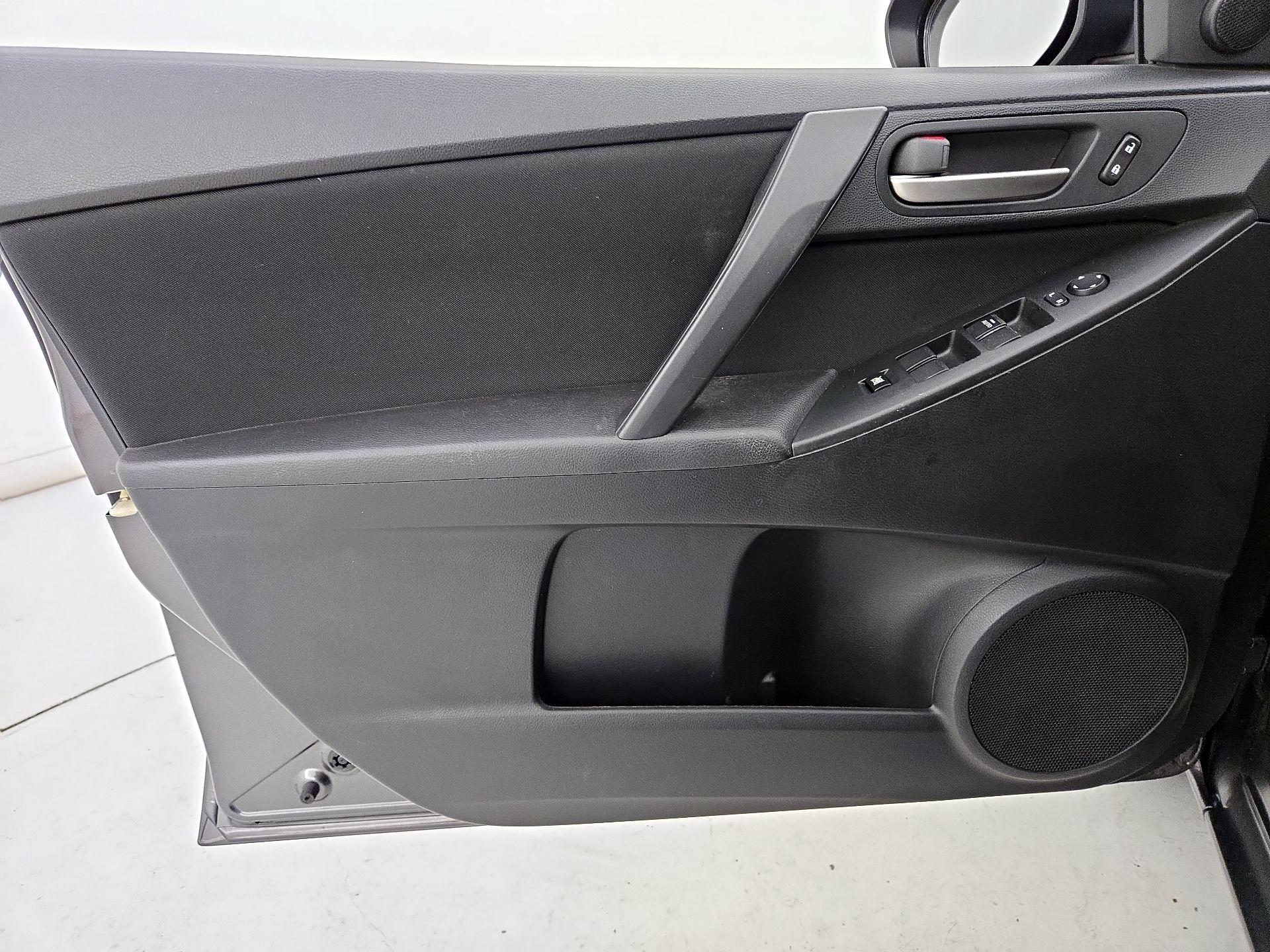 Thumbnail: 2013 Mazda Mazda3 - 12
