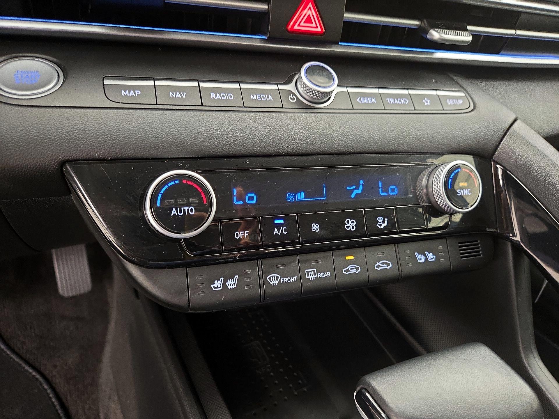 Thumbnail: 2022 Hyundai Elantra - 17