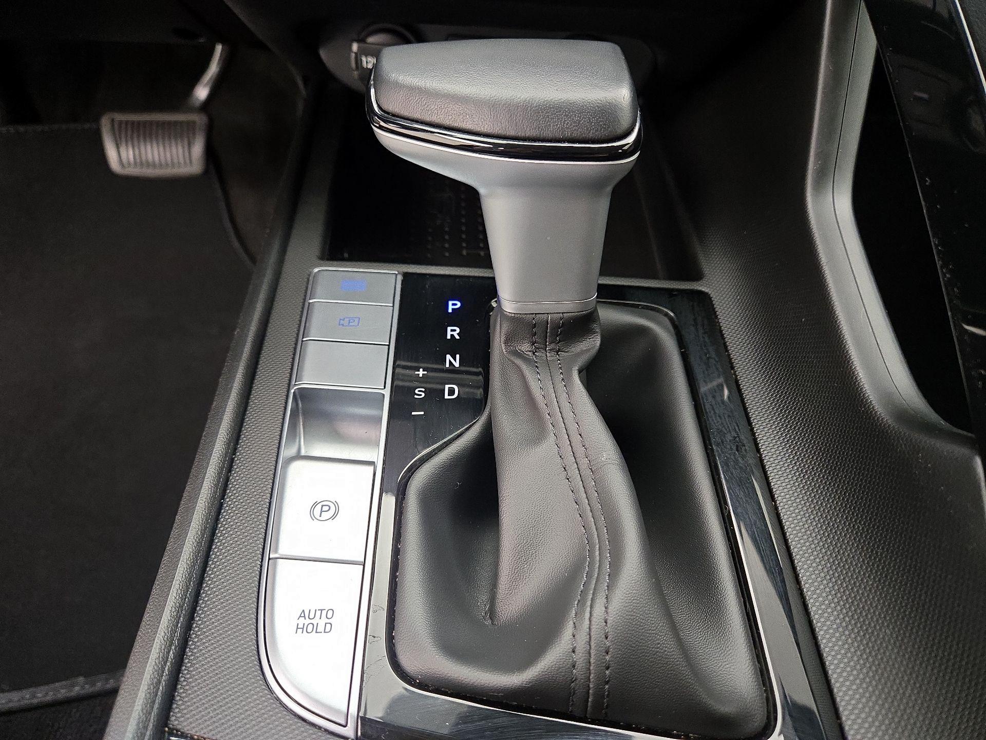 Thumbnail: 2022 Hyundai Elantra - 18