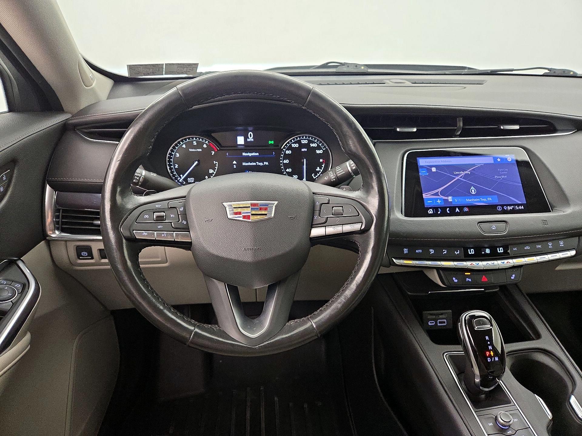 Thumbnail: 2020 Cadillac XT4 - 10