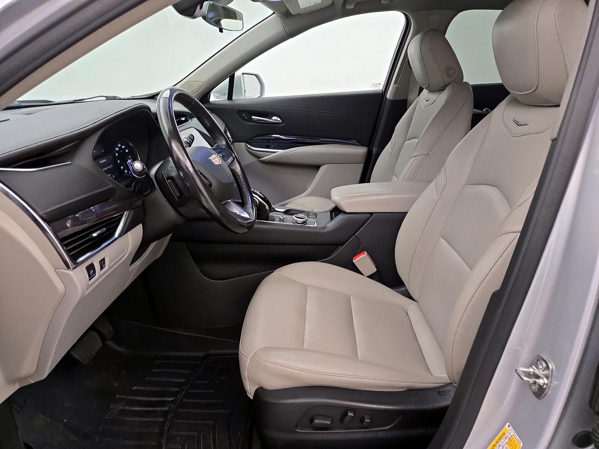 Thumbnail: 2020 Cadillac XT4 - 11