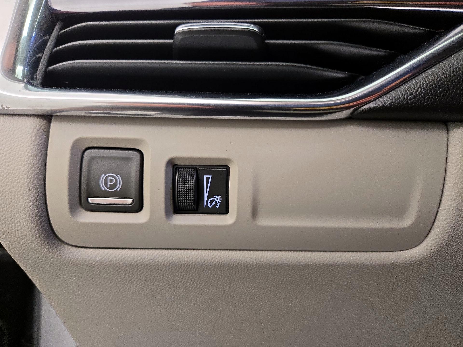 Thumbnail: 2020 Cadillac XT4 - 13