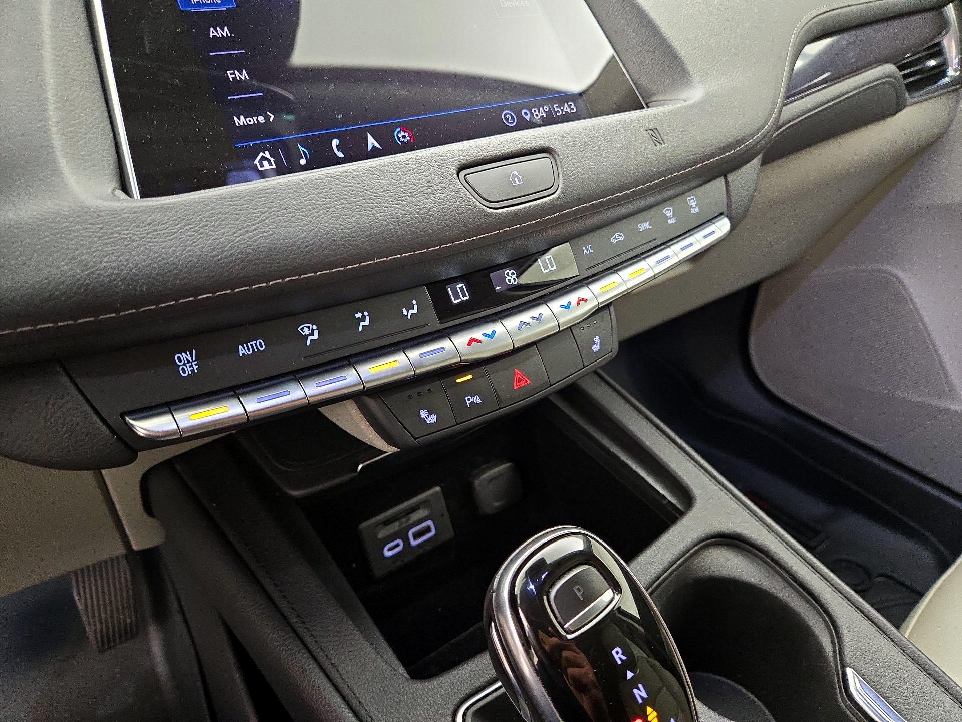 Thumbnail: 2020 Cadillac XT4 - 17