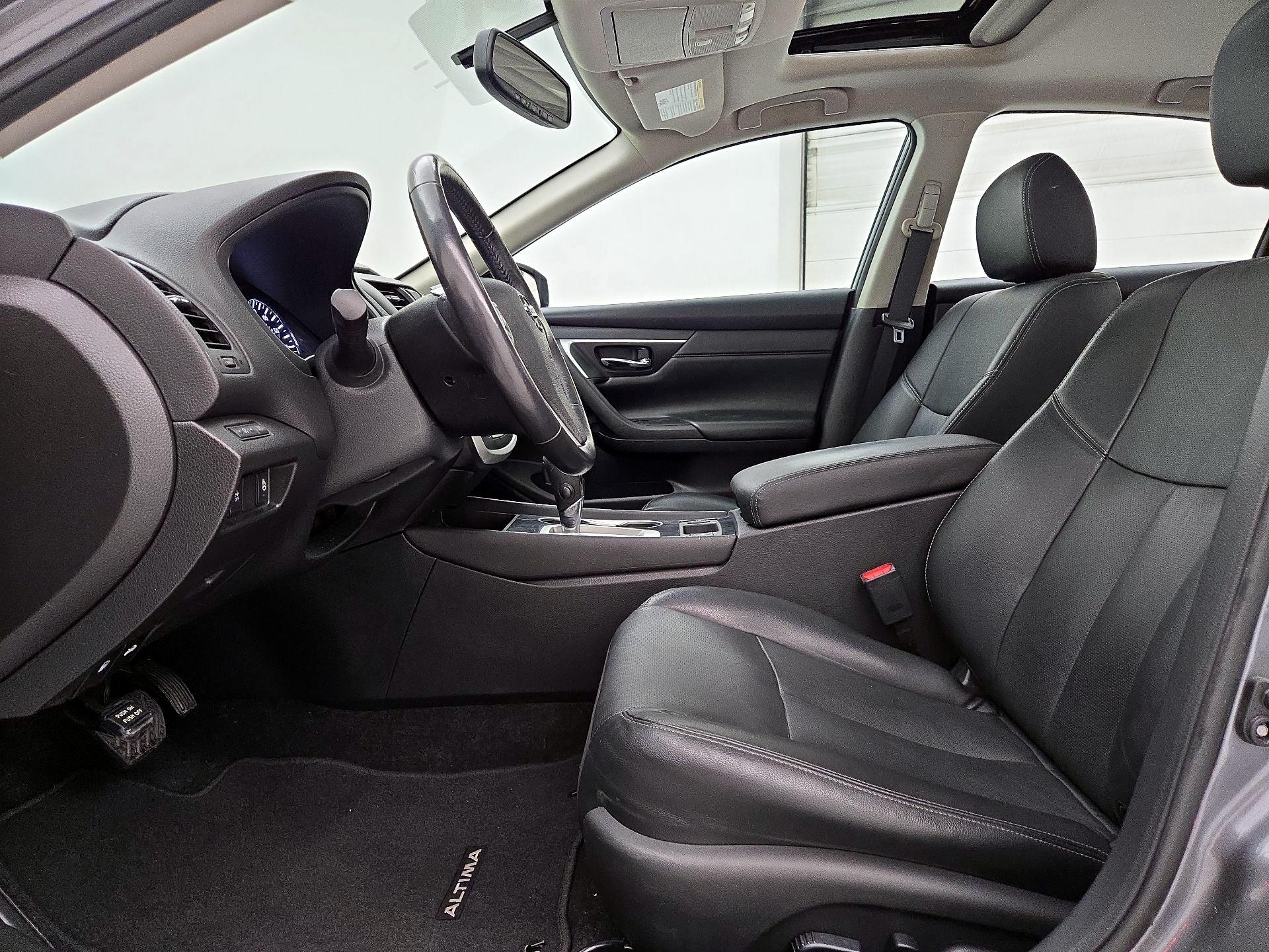 Thumbnail: 2016 Nissan Altima - 11