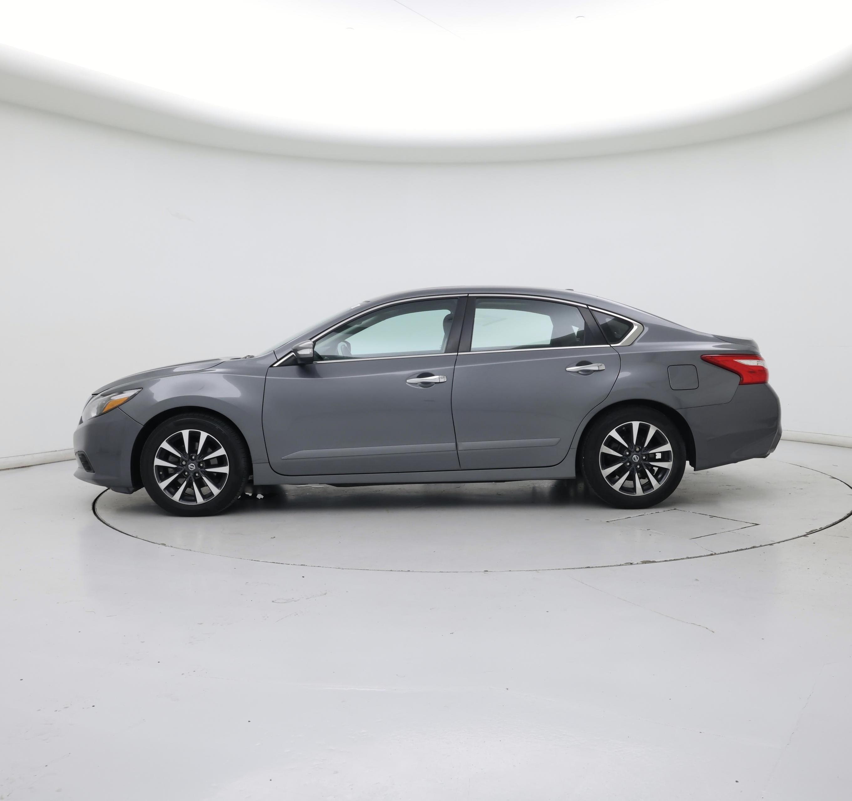 Thumbnail: 2016 Nissan Altima - 3