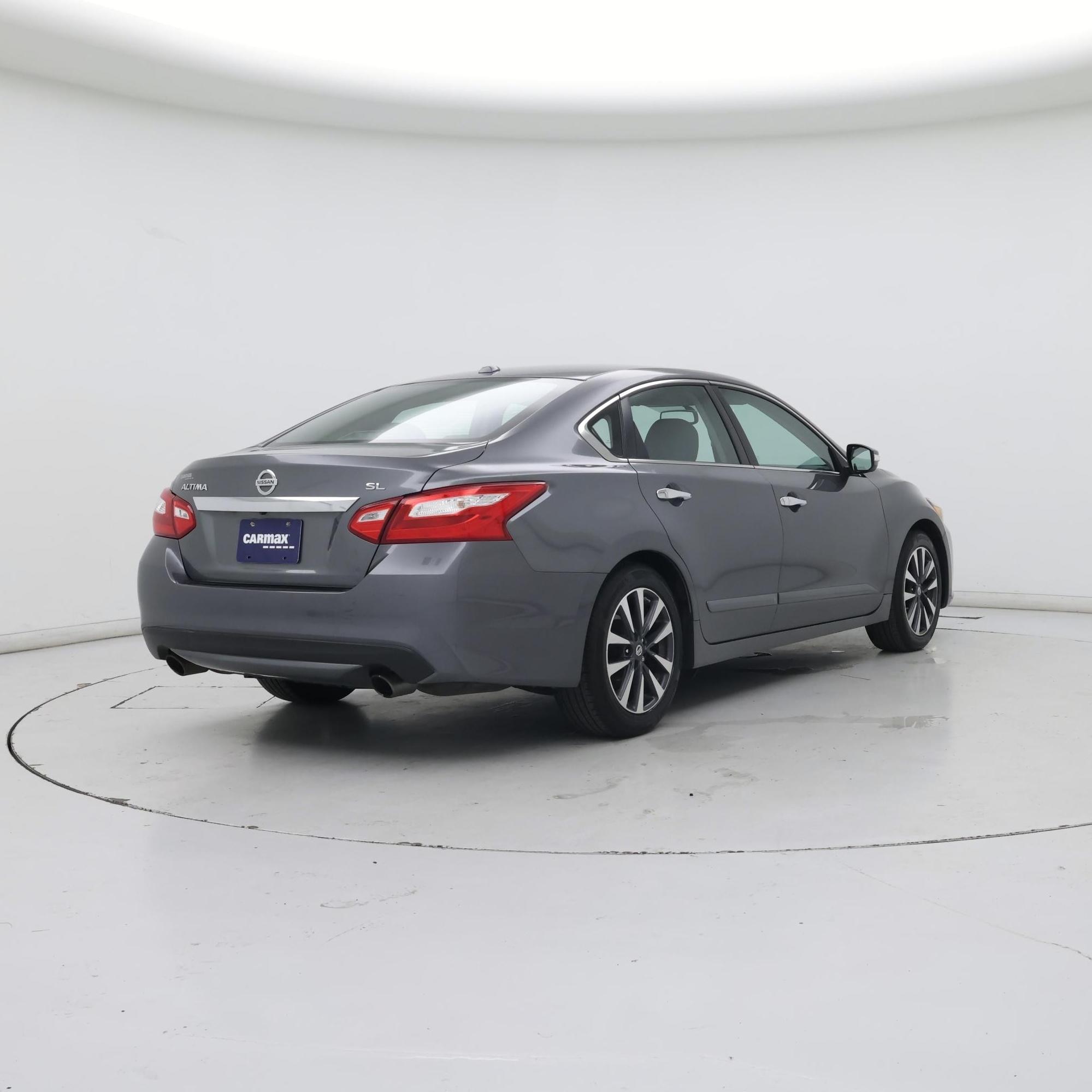 Thumbnail: 2016 Nissan Altima - 8