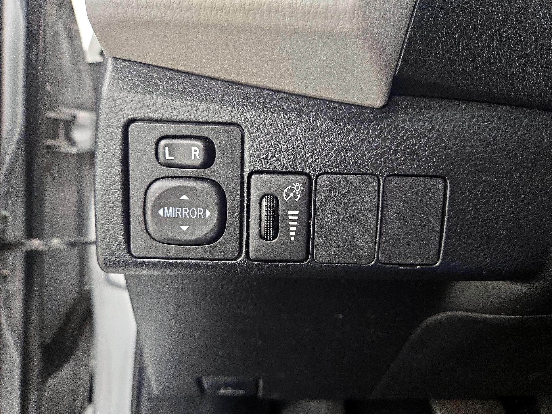 Thumbnail: 2014 Toyota Corolla - 13