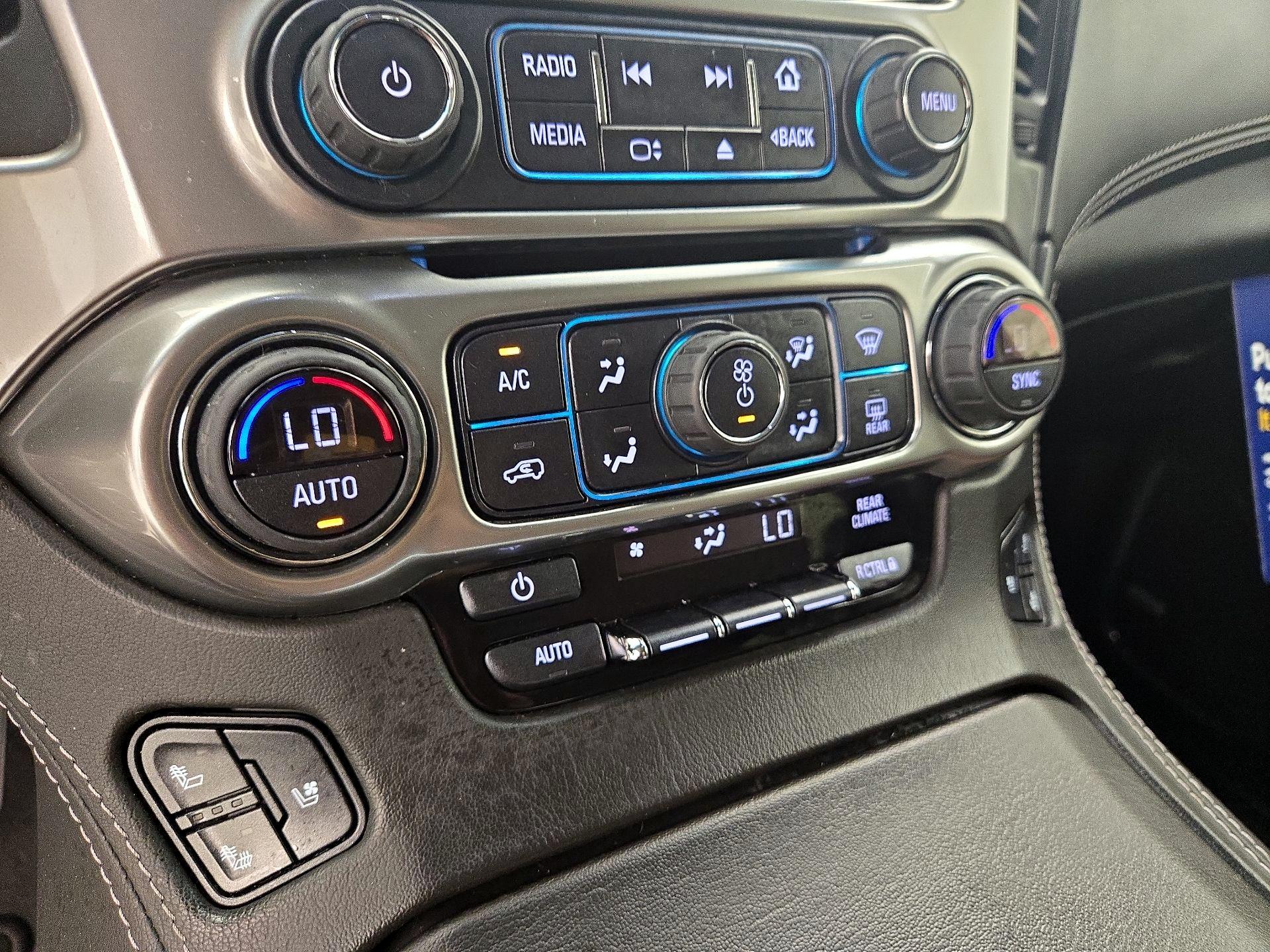 Thumbnail: 2019 Chevrolet Tahoe - 17