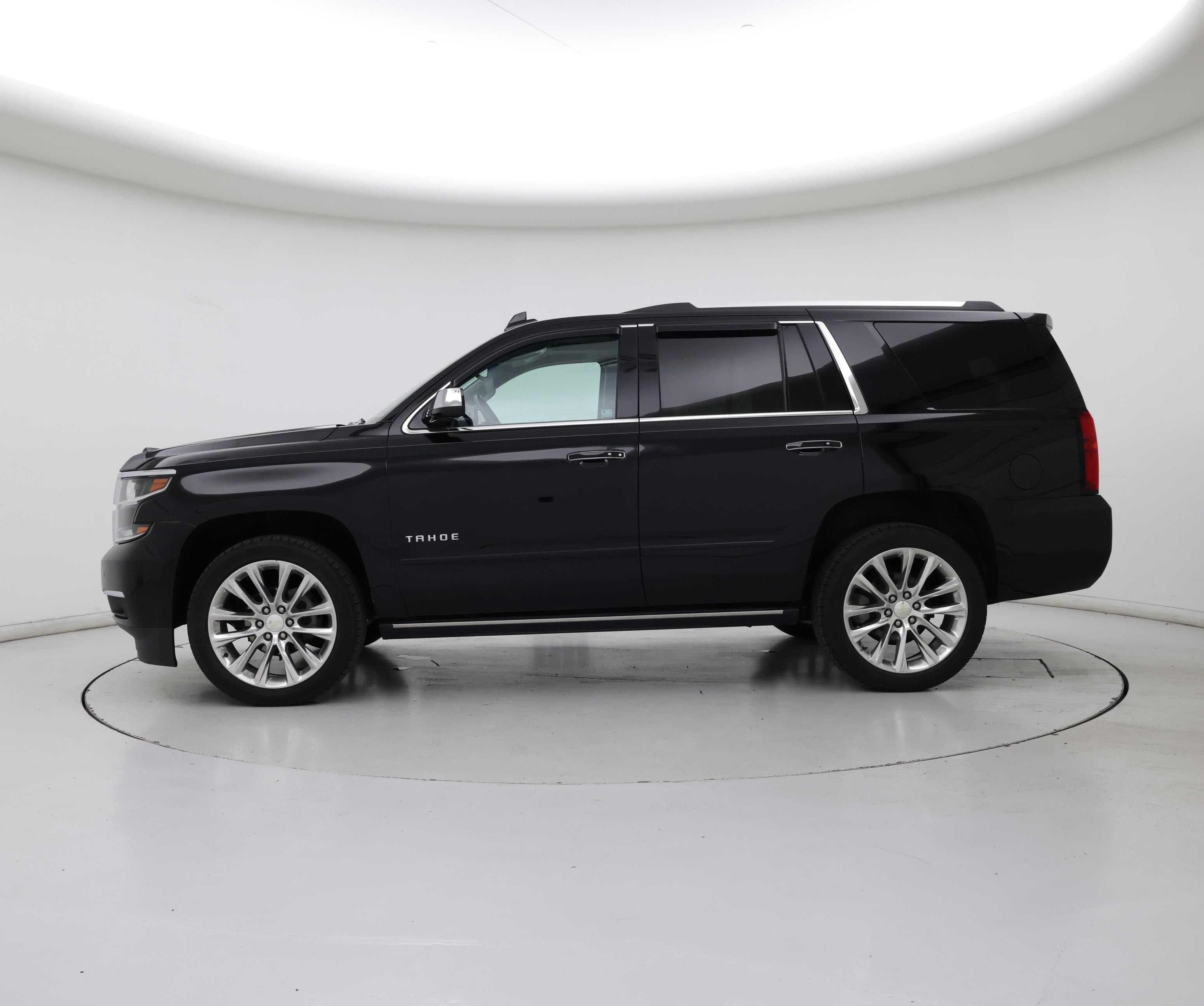 Thumbnail: 2019 Chevrolet Tahoe - 3