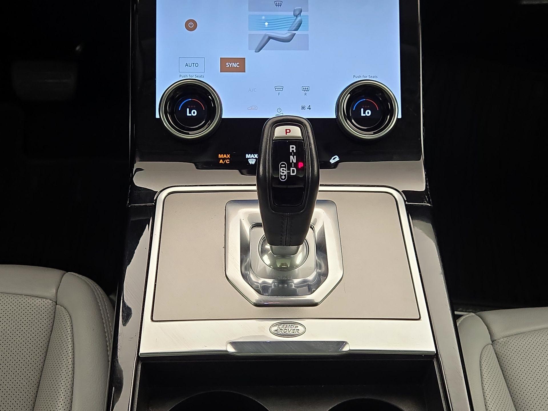 Thumbnail: 2022 Land Rover Range Rover Evoque - 17