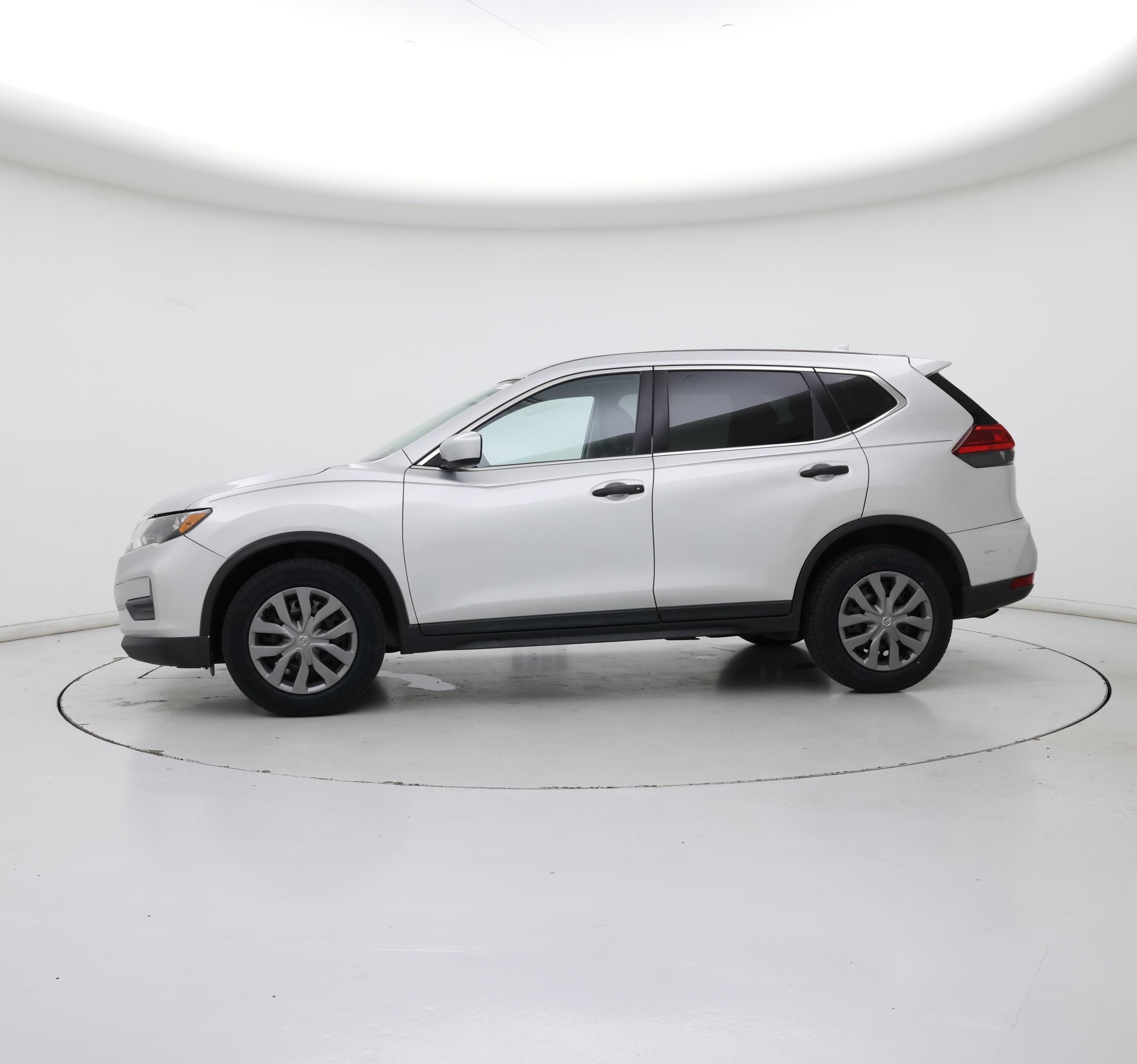 Thumbnail: 2017 Nissan Rogue - 3