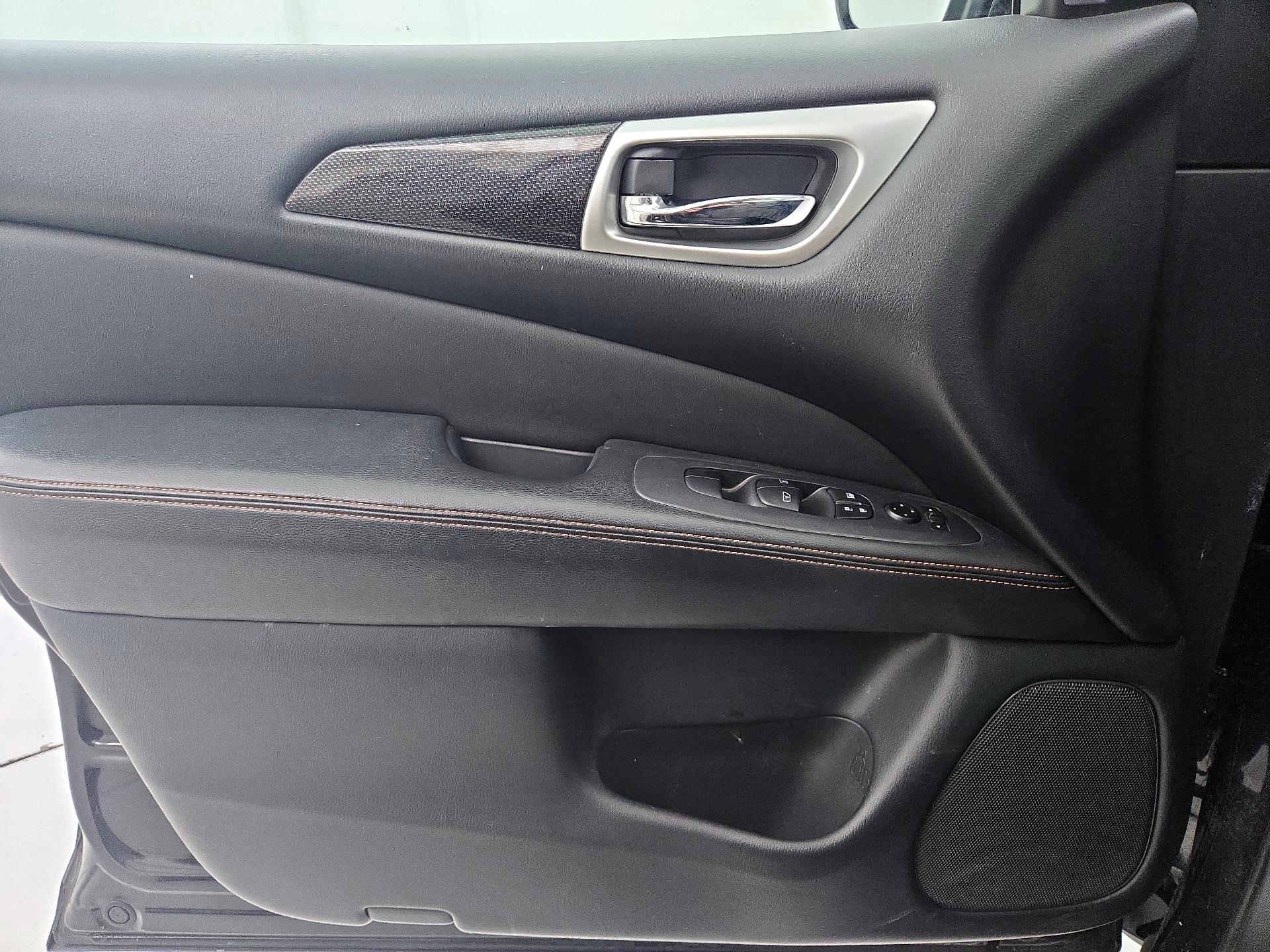 Thumbnail: 2019 Nissan Pathfinder - 12