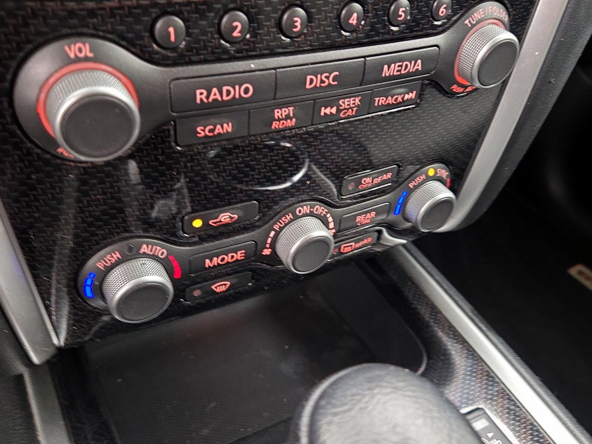 Thumbnail: 2019 Nissan Pathfinder - 17