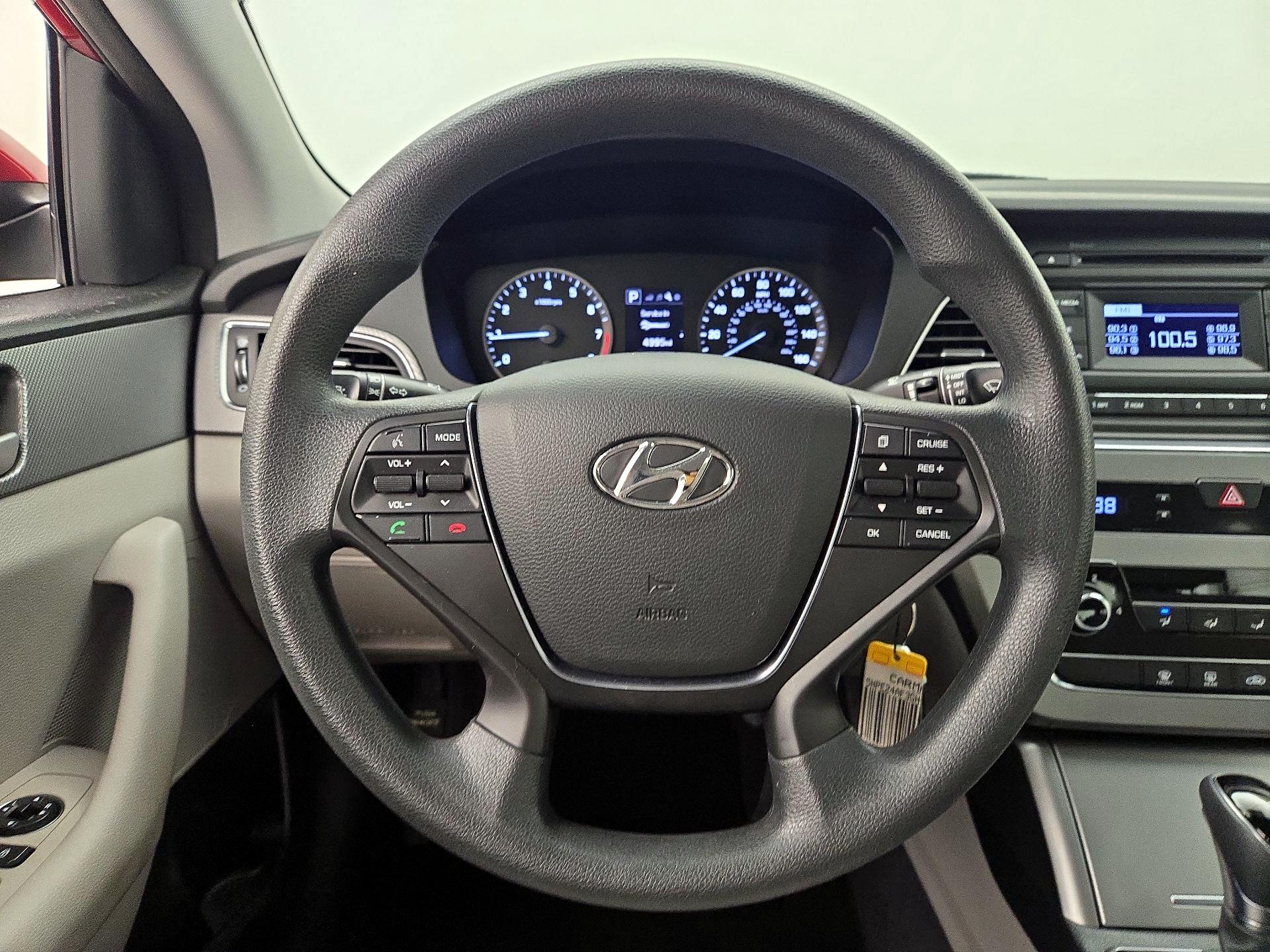 Thumbnail: 2016 Hyundai Sonata - 10