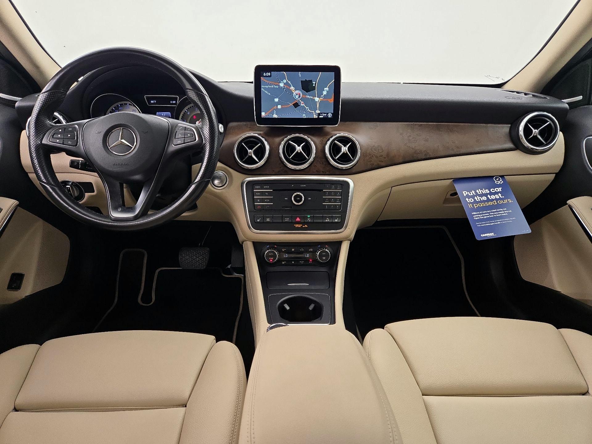Thumbnail: 2016 Mercedes-Benz GLA - 9