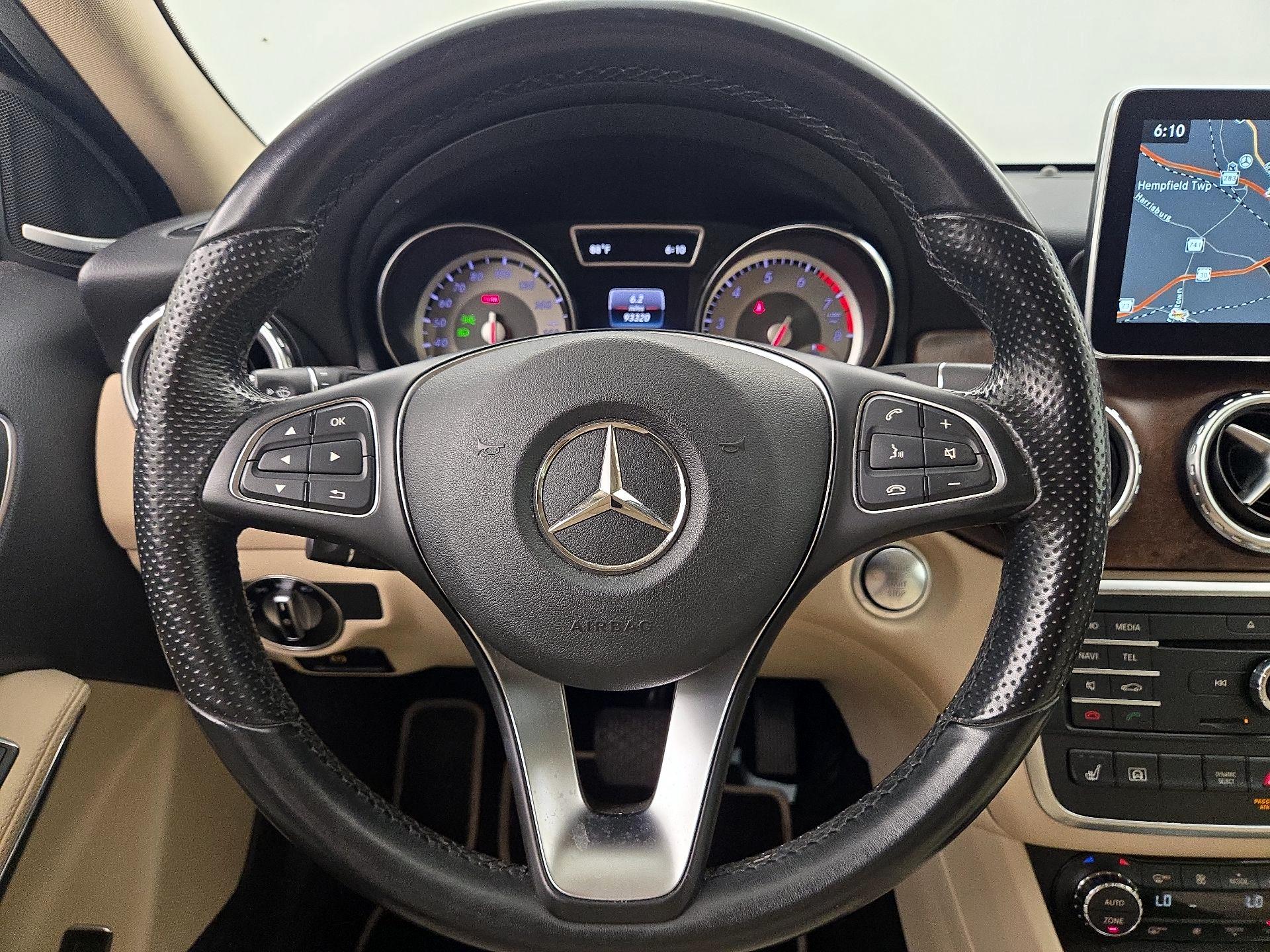 Thumbnail: 2016 Mercedes-Benz GLA - 10