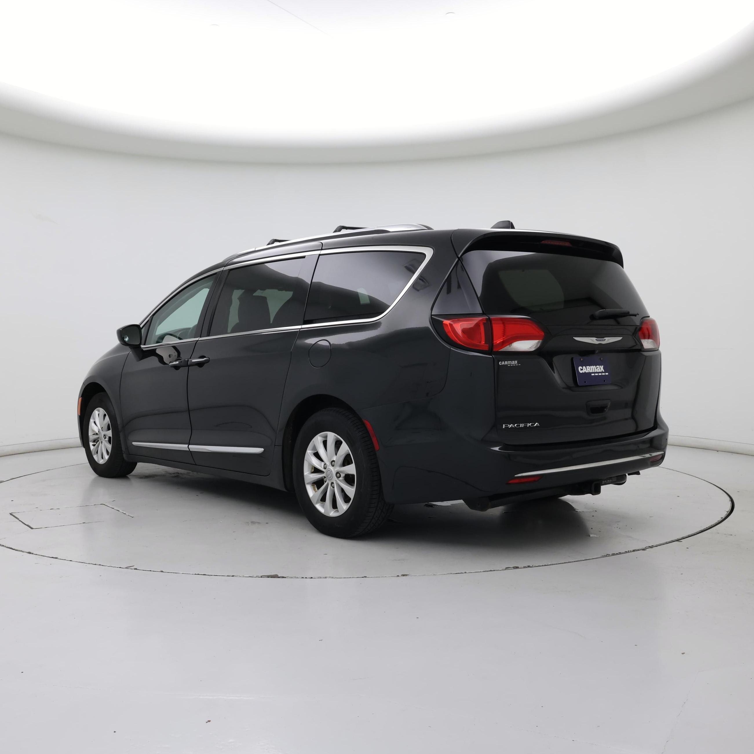 Thumbnail: 2019 Chrysler Pacifica - 2