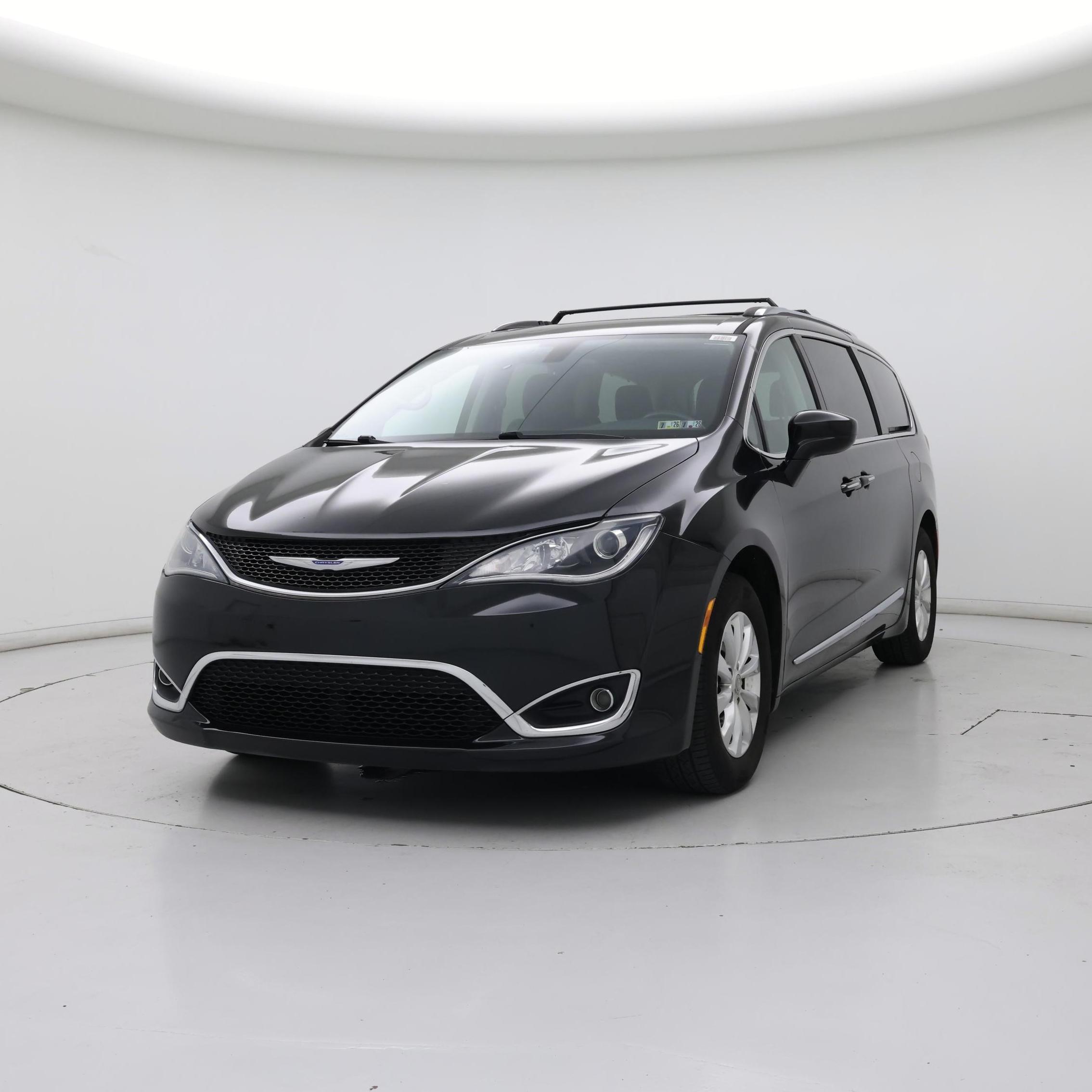 Thumbnail: 2019 Chrysler Pacifica - 4