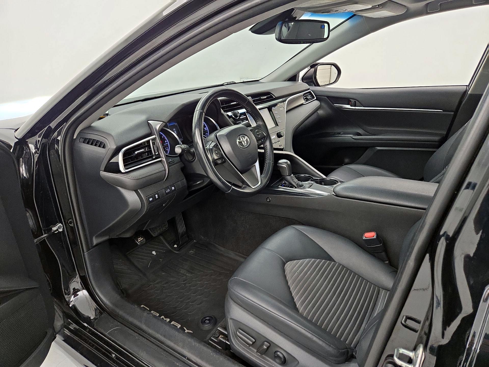 Thumbnail: 2018 Toyota Camry - 11