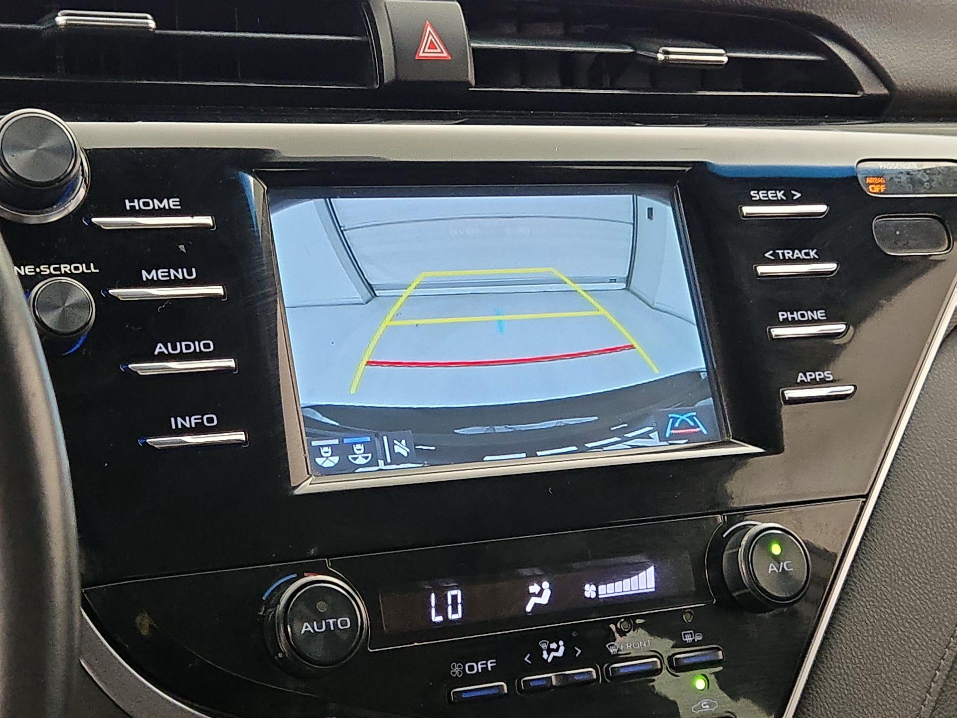 Thumbnail: 2018 Toyota Camry - 14
