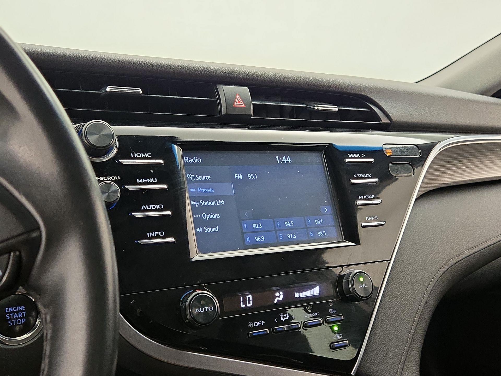 Thumbnail: 2018 Toyota Camry - 15