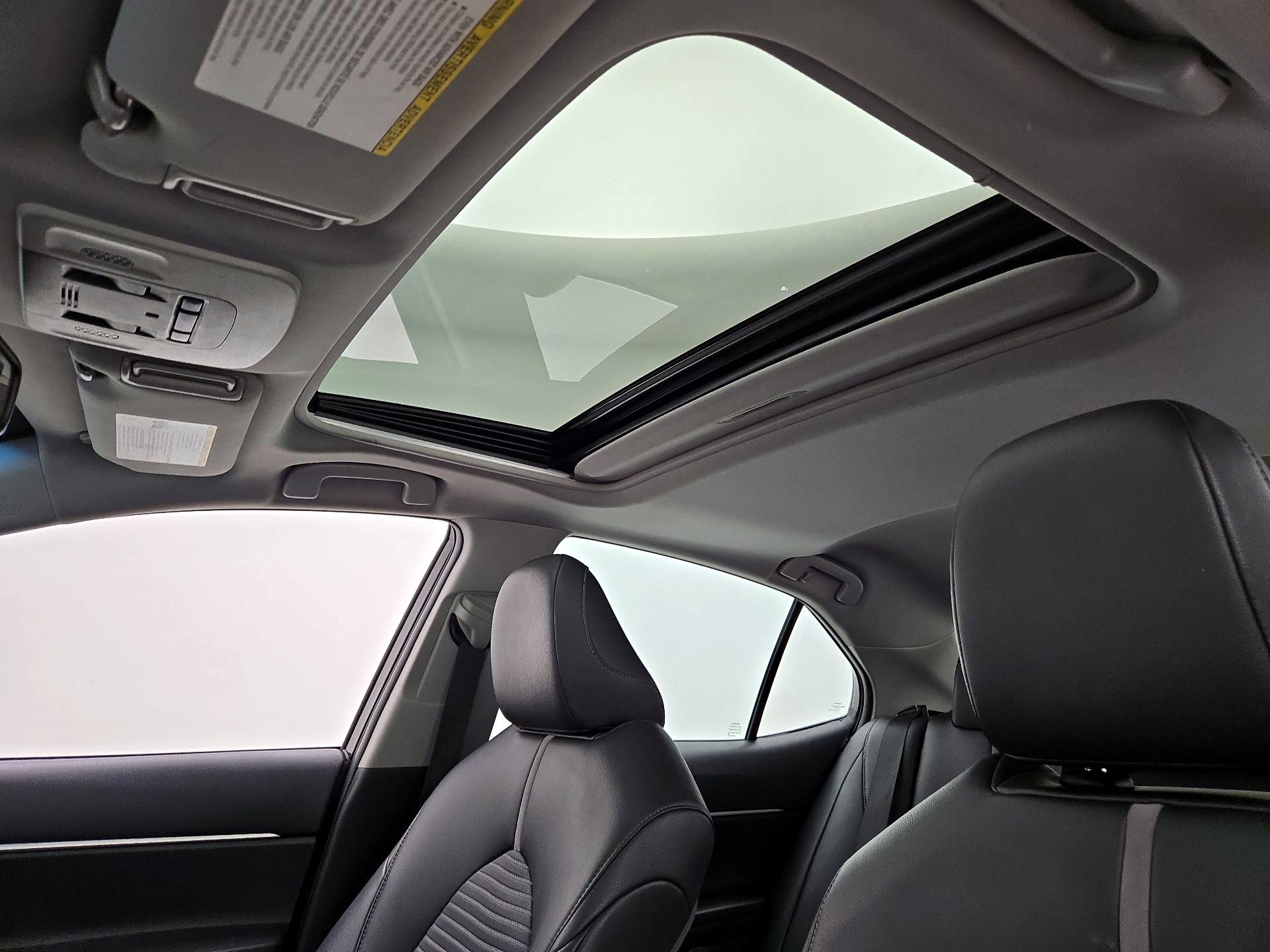 Thumbnail: 2018 Toyota Camry - 19
