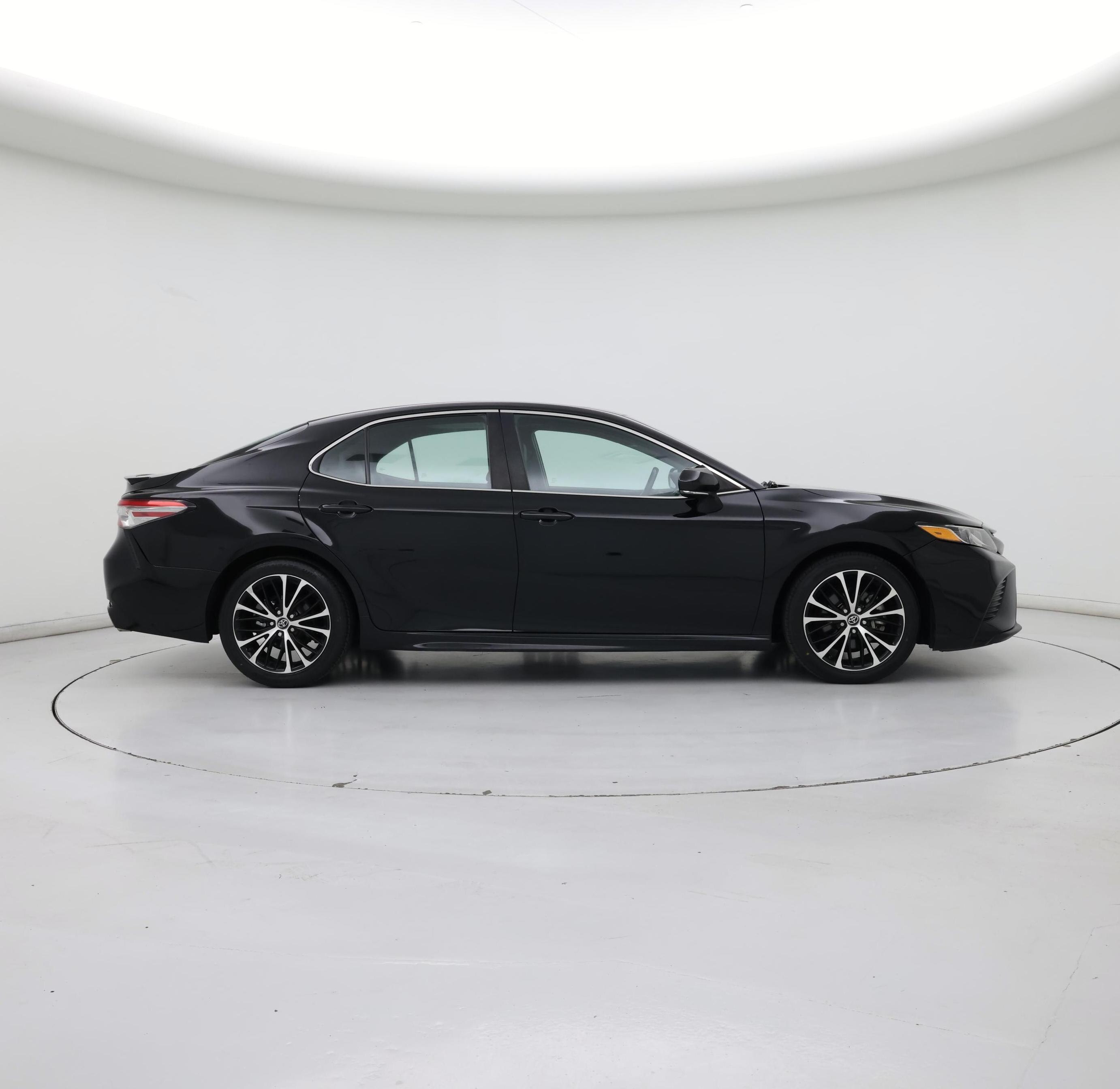 Thumbnail: 2018 Toyota Camry - 7