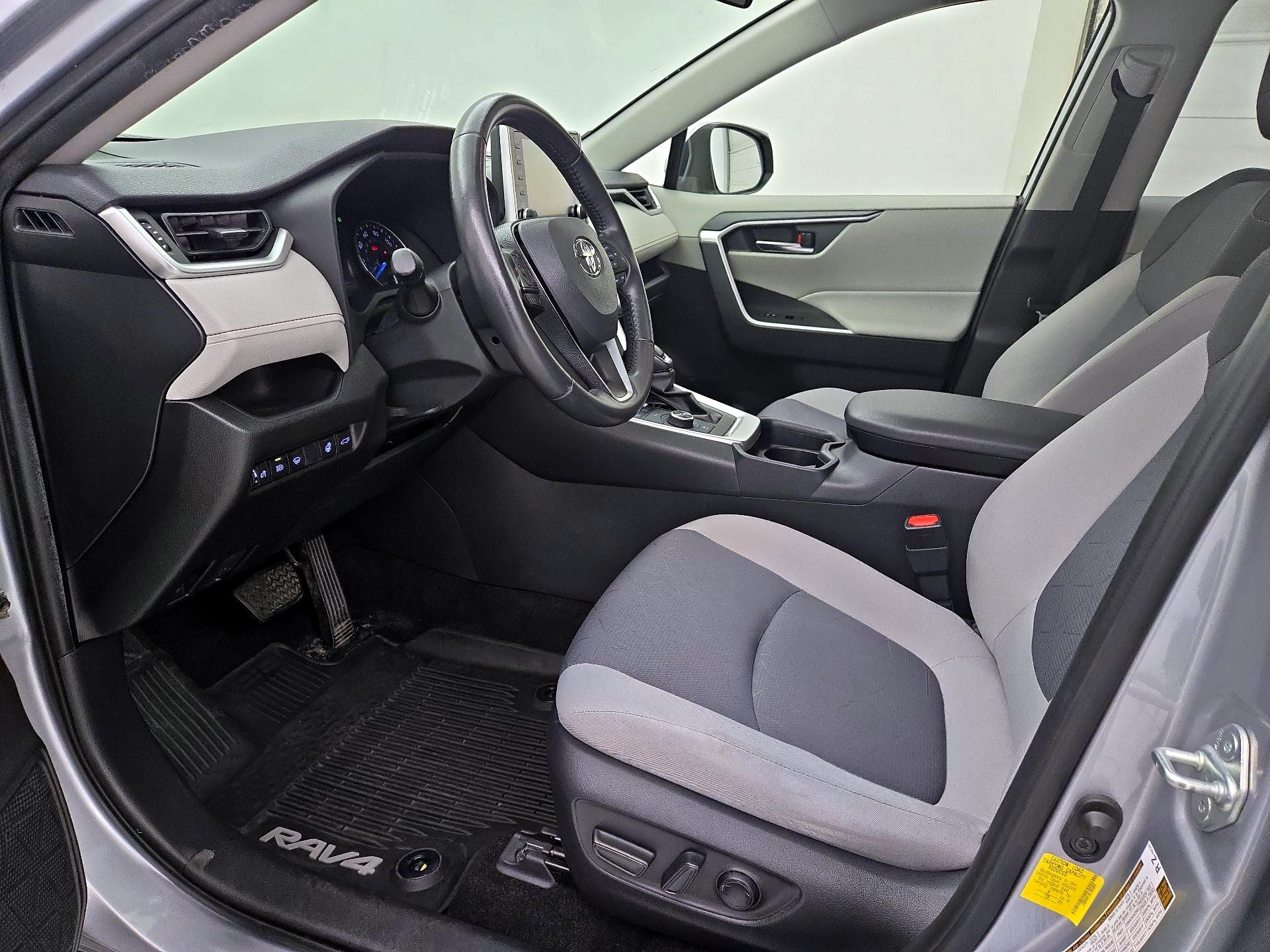 Thumbnail: 2020 Toyota RAV4 - 11