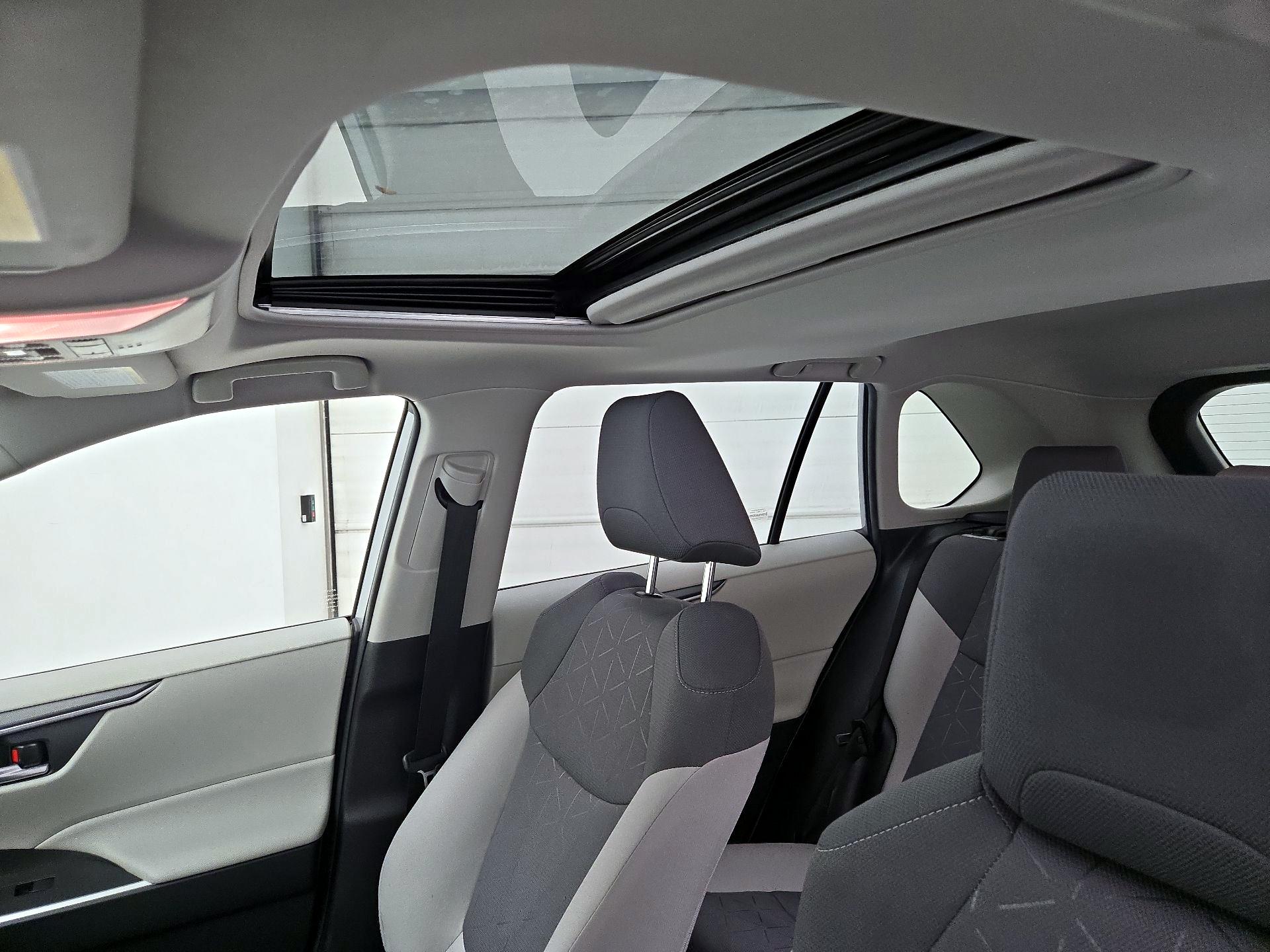 Thumbnail: 2020 Toyota RAV4 - 19