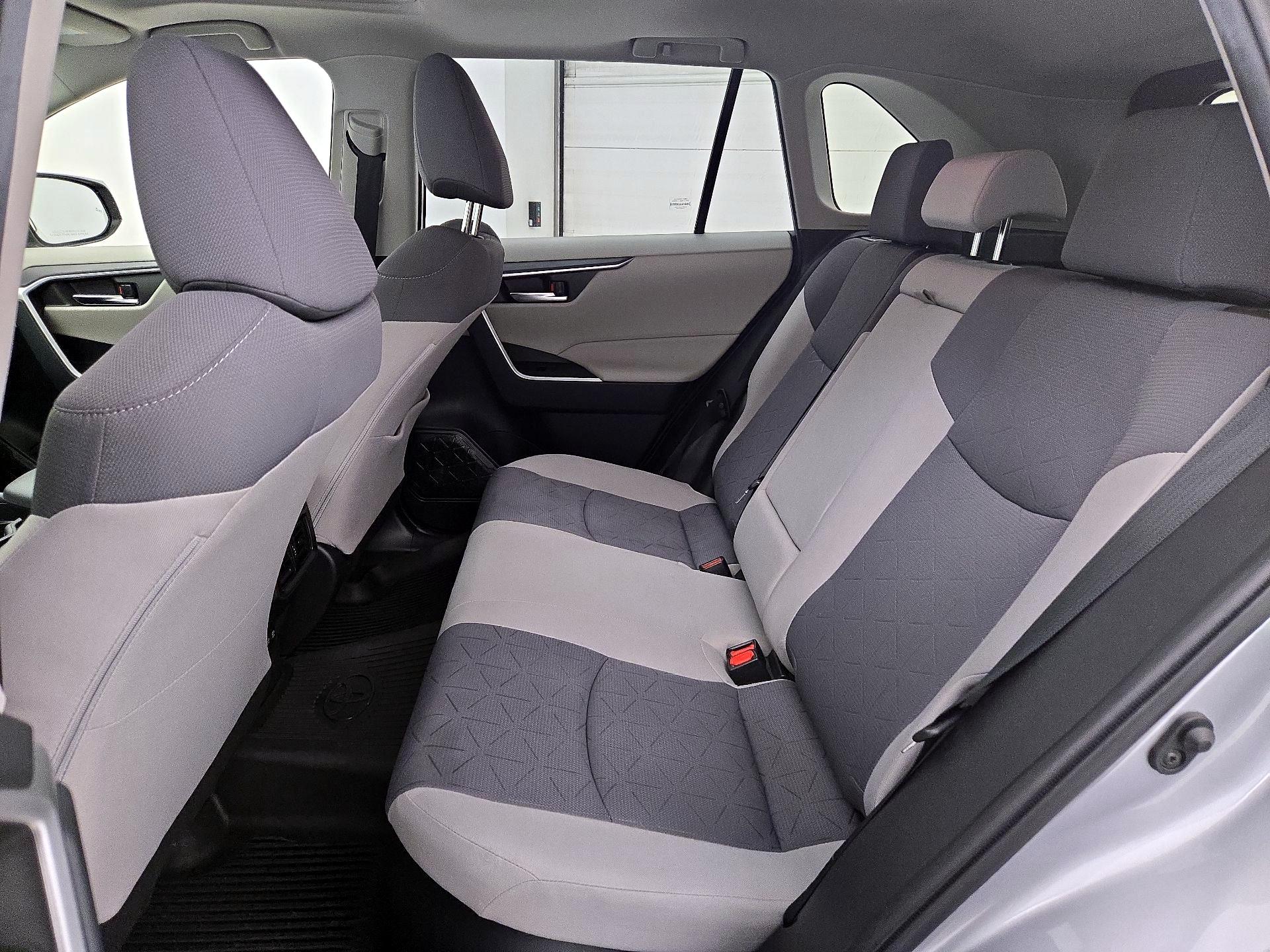Thumbnail: 2020 Toyota RAV4 - 20