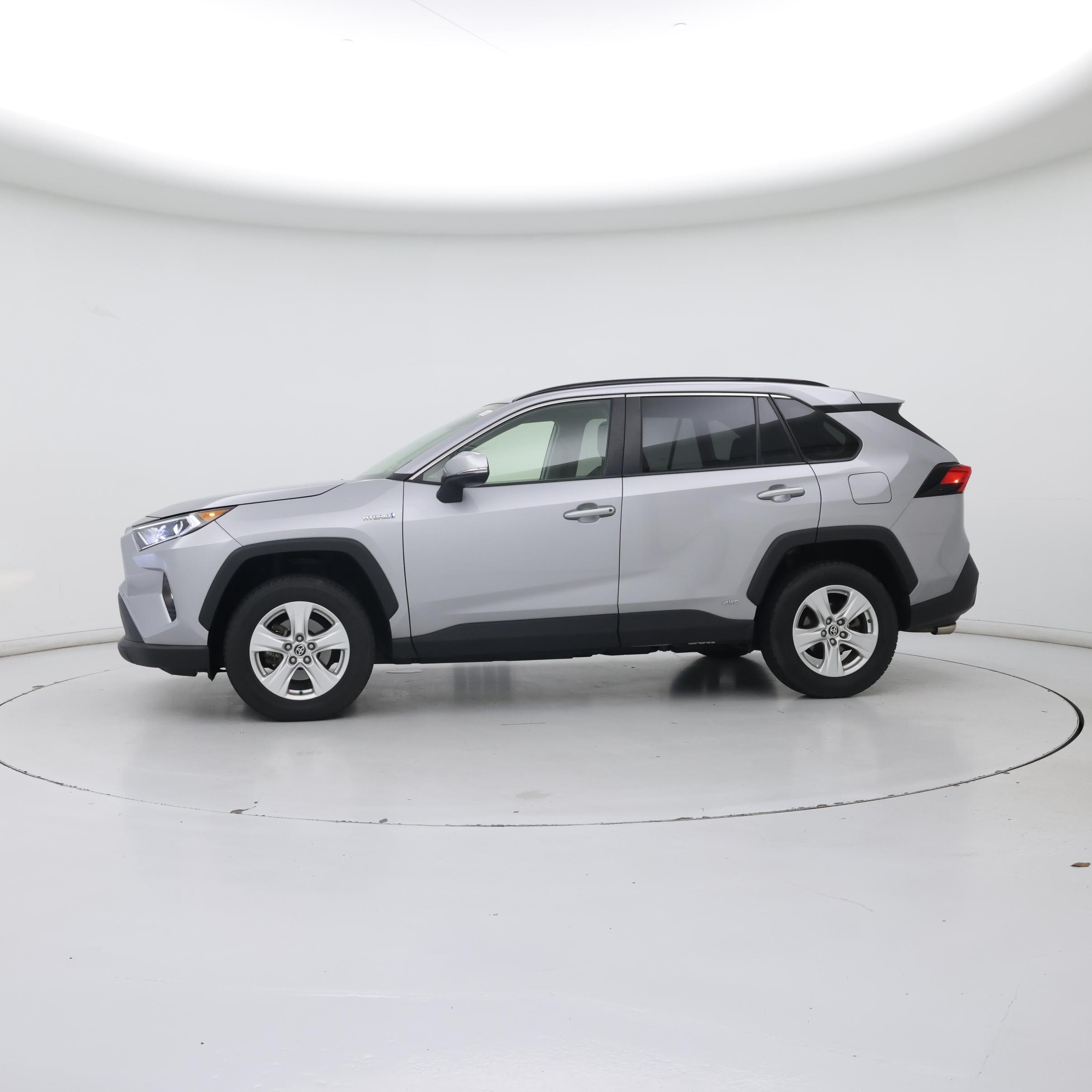 Thumbnail: 2020 Toyota RAV4 - 3