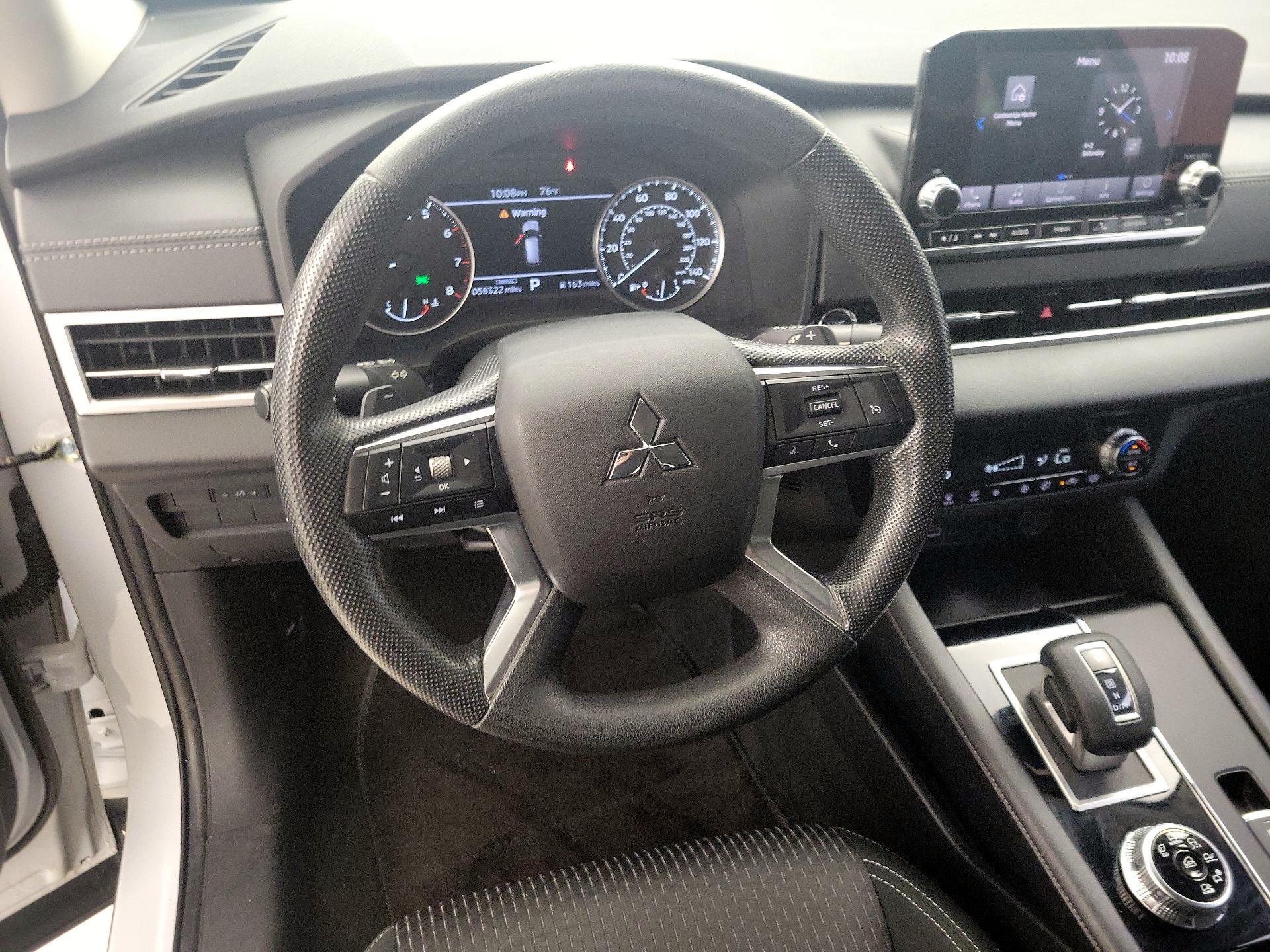 Thumbnail: 2022 Mitsubishi Outlander - 10