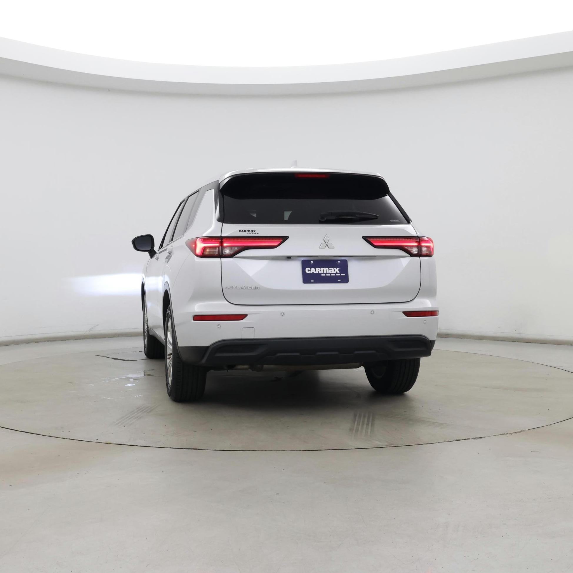 Thumbnail: 2022 Mitsubishi Outlander - 6