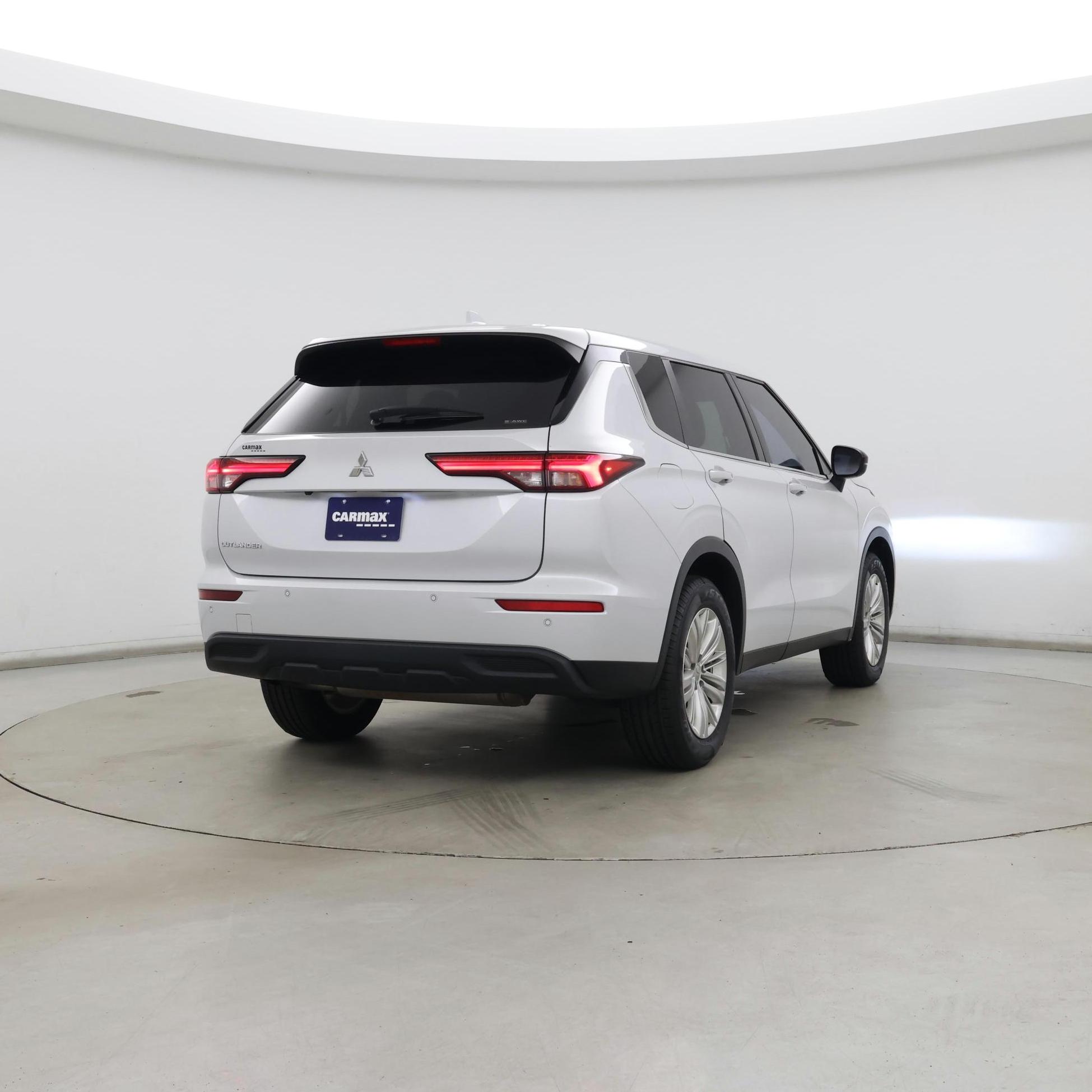 Thumbnail: 2022 Mitsubishi Outlander - 8