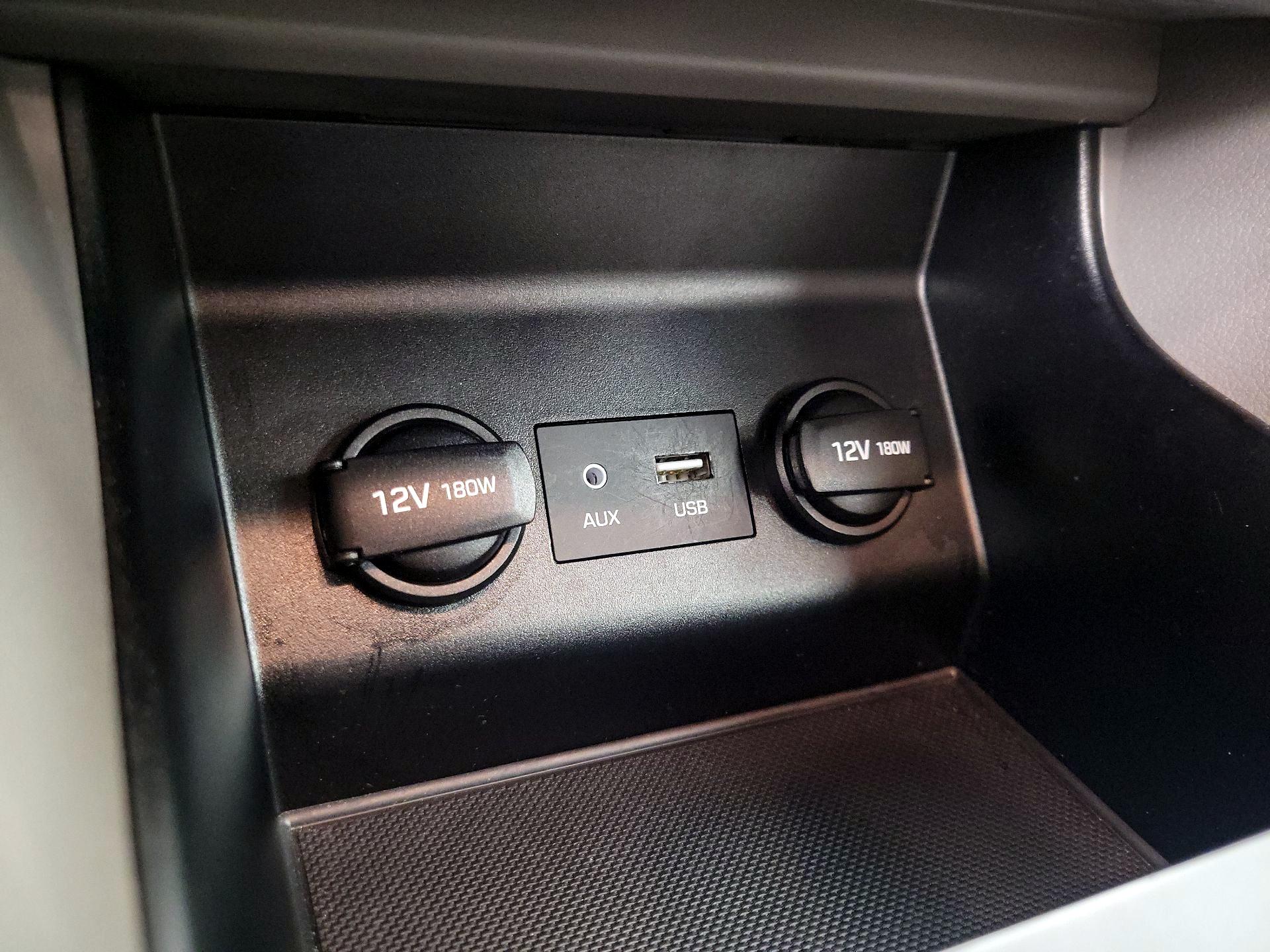 Thumbnail: 2020 Hyundai Elantra - 18