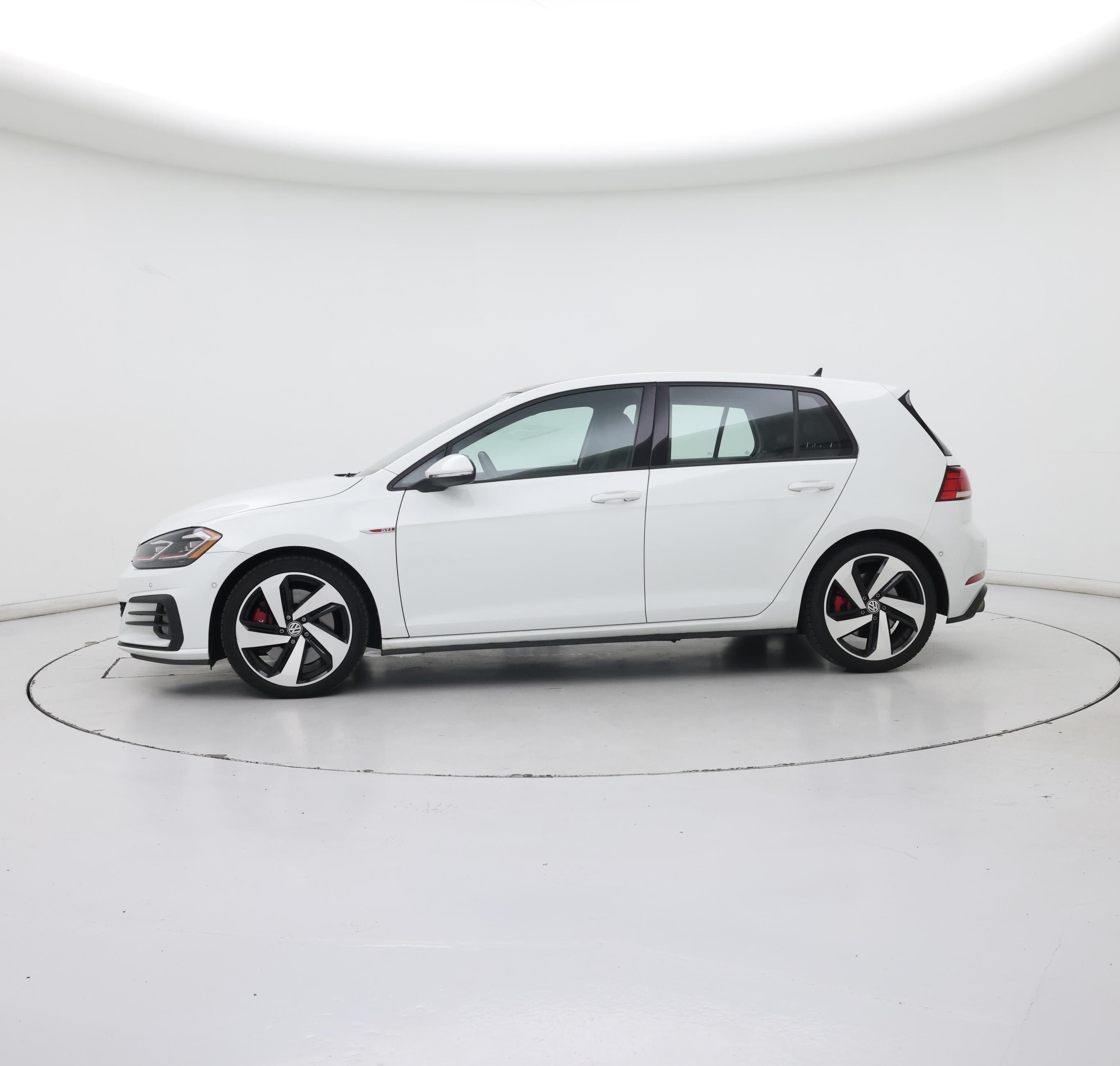 Thumbnail: 2018 Volkswagen Golf - 3
