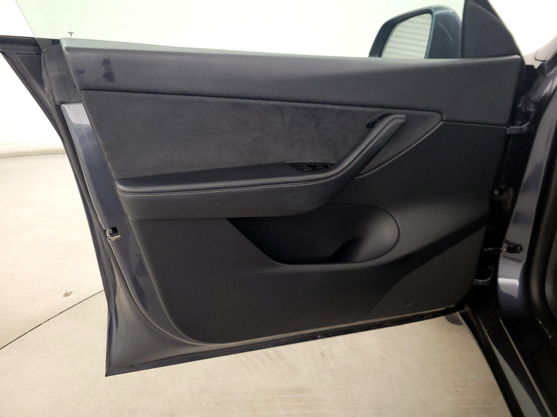 Thumbnail: 2020 Tesla Model Y - 12