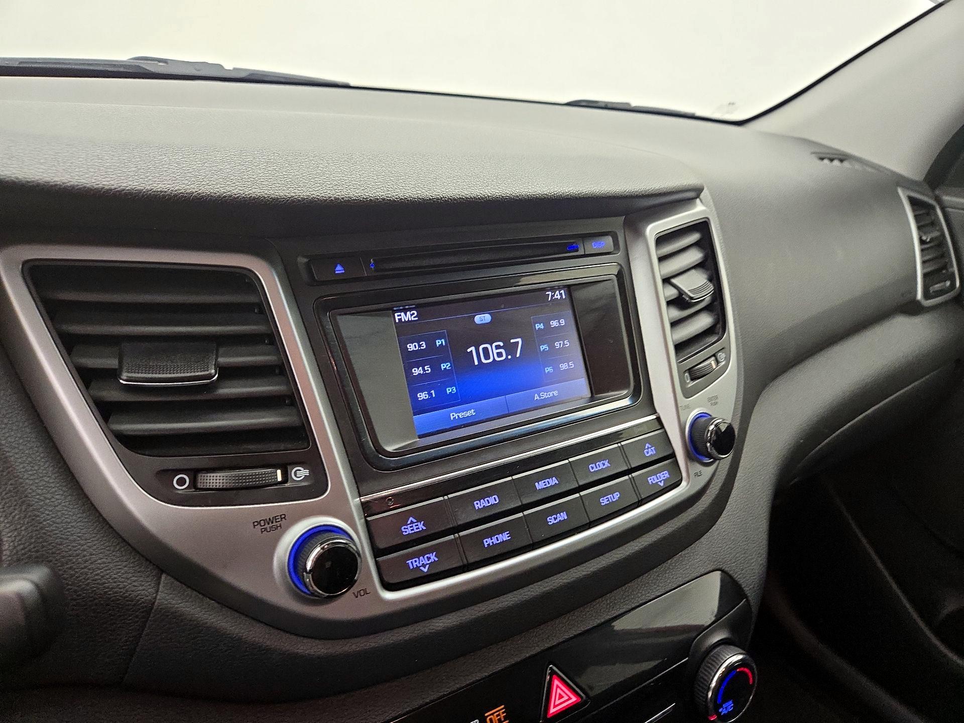 Thumbnail: 2016 Hyundai Tucson - 15