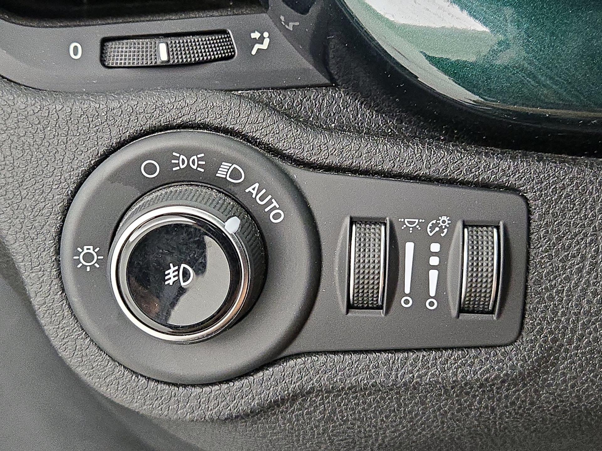 Thumbnail: 2016 Fiat 500X - 13
