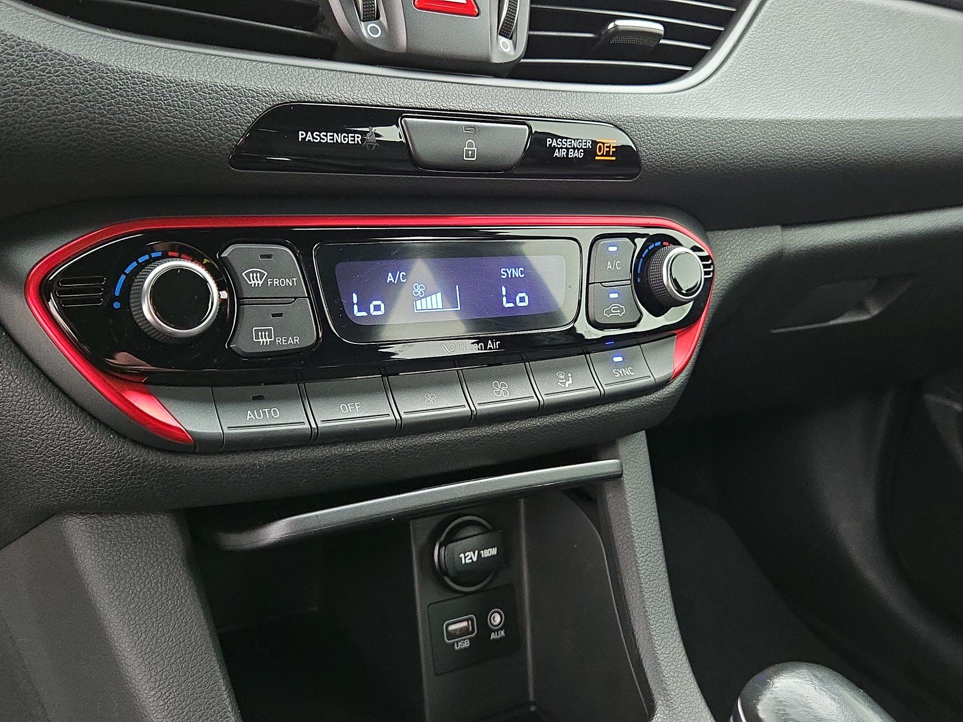 Thumbnail: 2018 Hyundai Elantra - 16