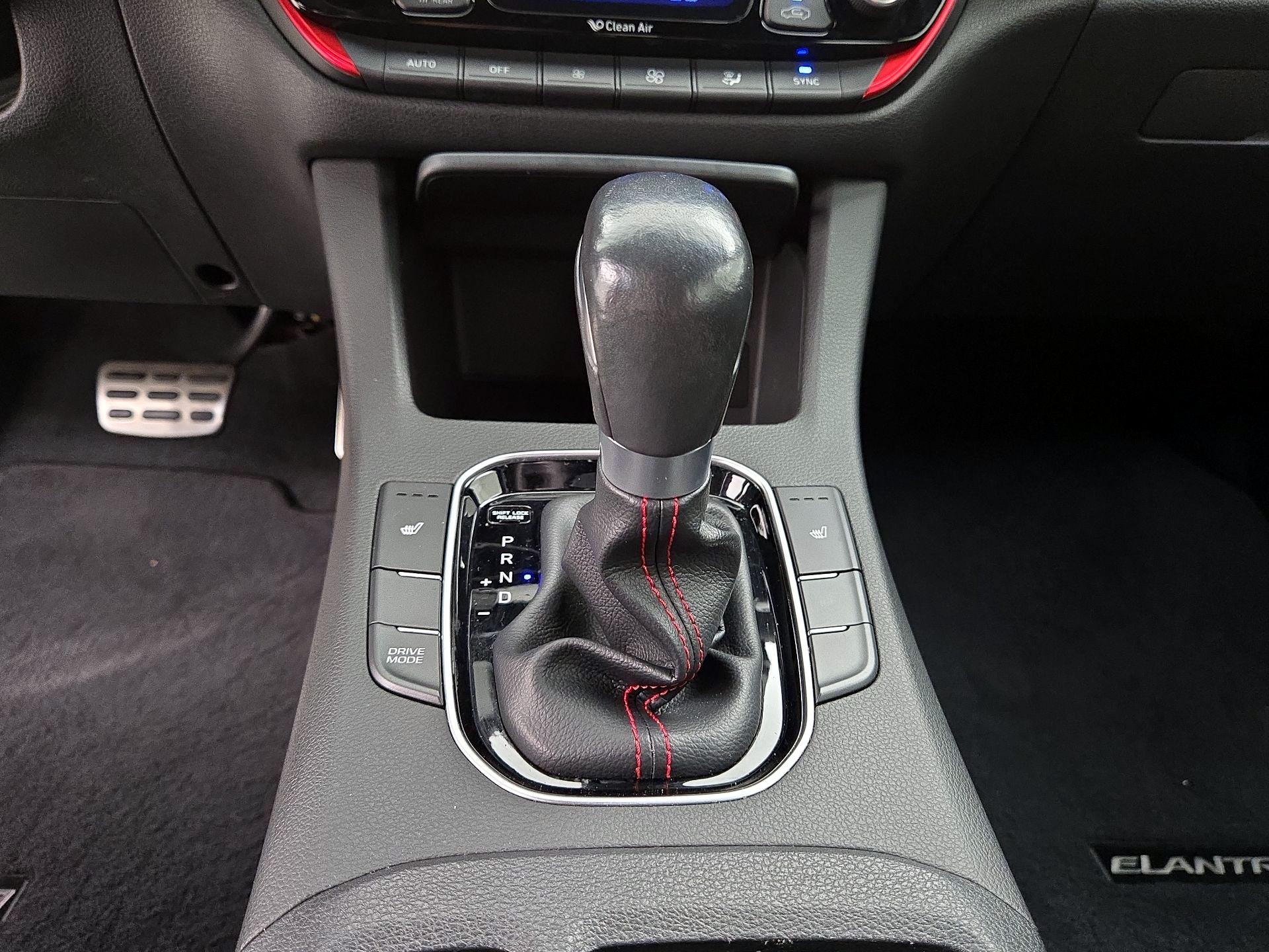 Thumbnail: 2018 Hyundai Elantra - 17